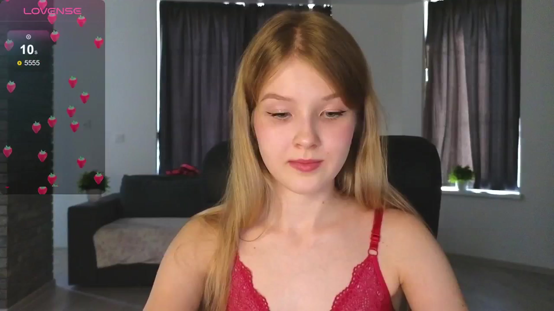 Gallery image thumbnail from Emiliya_Cute's myfreecams stream on, 09/08/2024, 13:08 image 13 of 20
