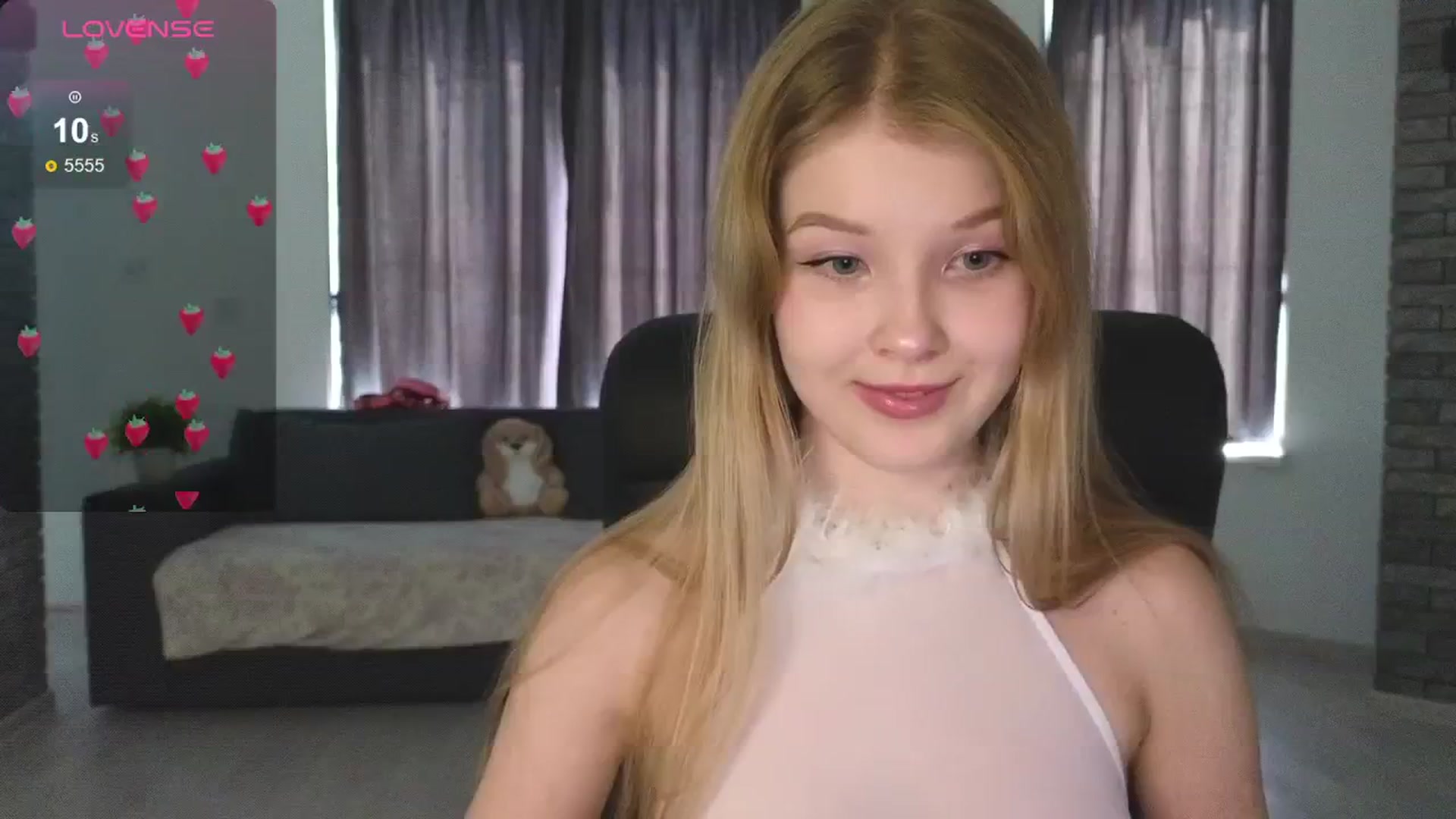 Gallery image thumbnail from Emiliya_Cute's myfreecams stream on, 09/09/2024, 10:09 image 5 of 20