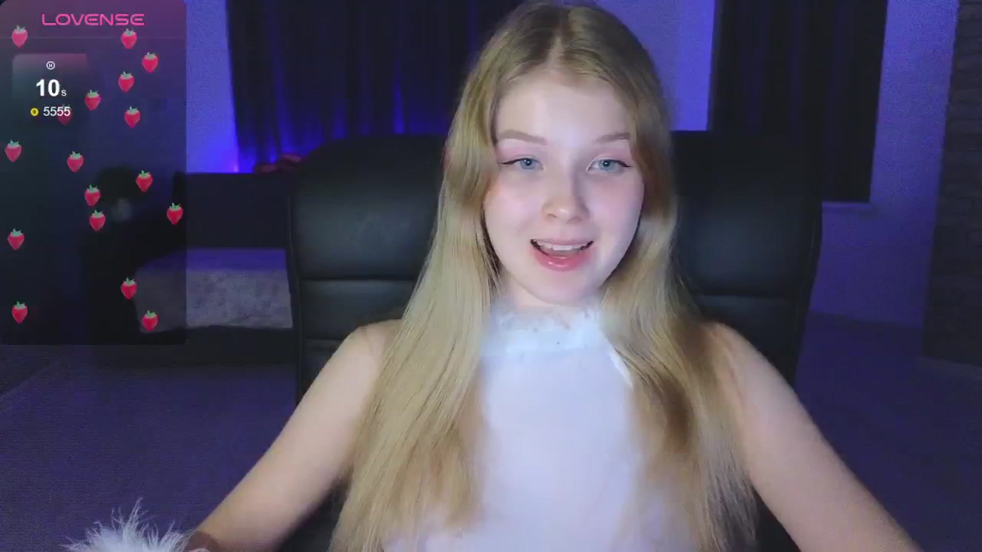 Gallery image thumbnail from Emiliya_Cute's myfreecams stream on, 09/09/2024, 18:16 image 13 of 20