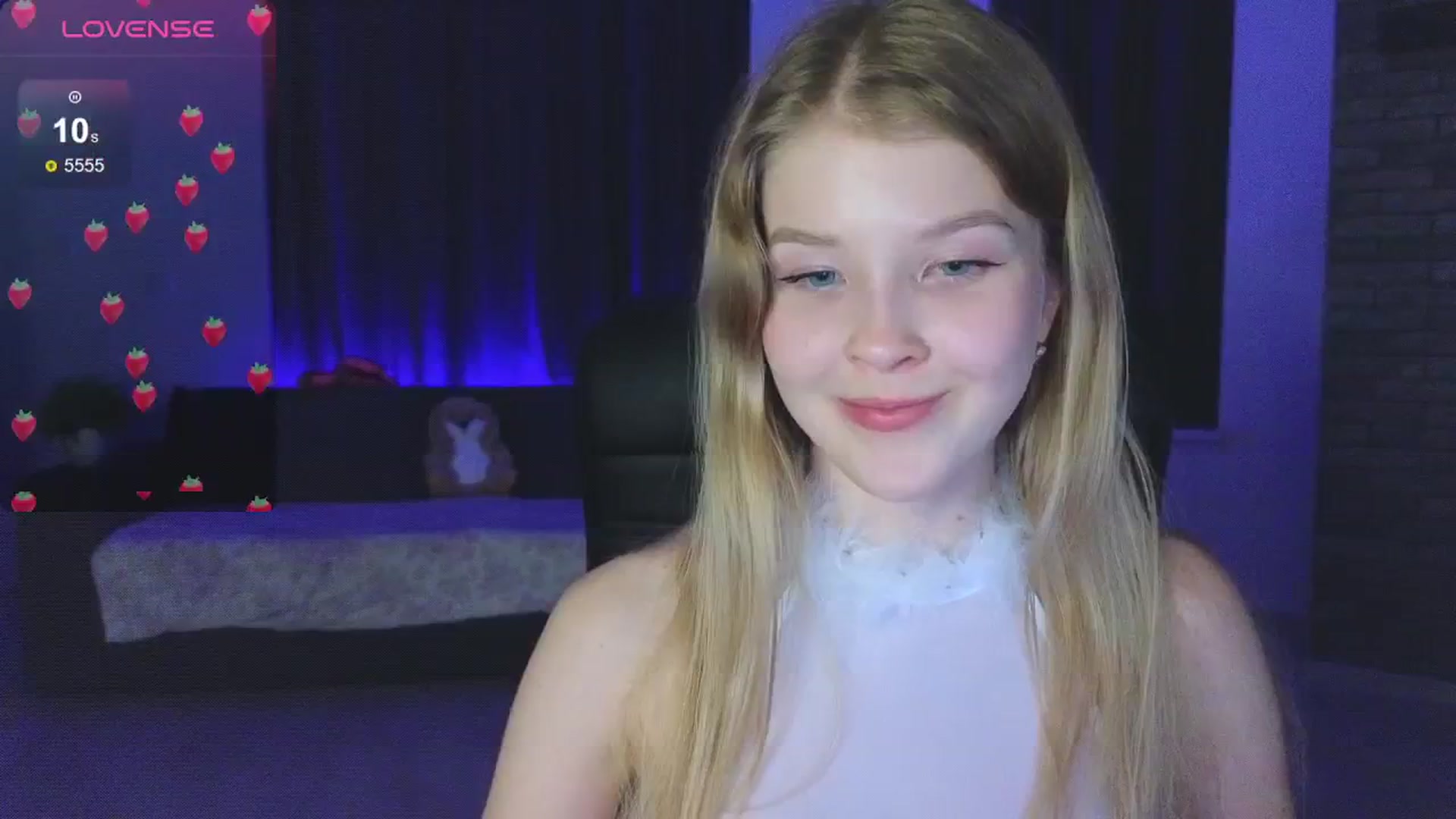 Gallery image thumbnail from Emiliya_Cute's myfreecams stream on, 09/09/2024, 18:16 image 2 of 20