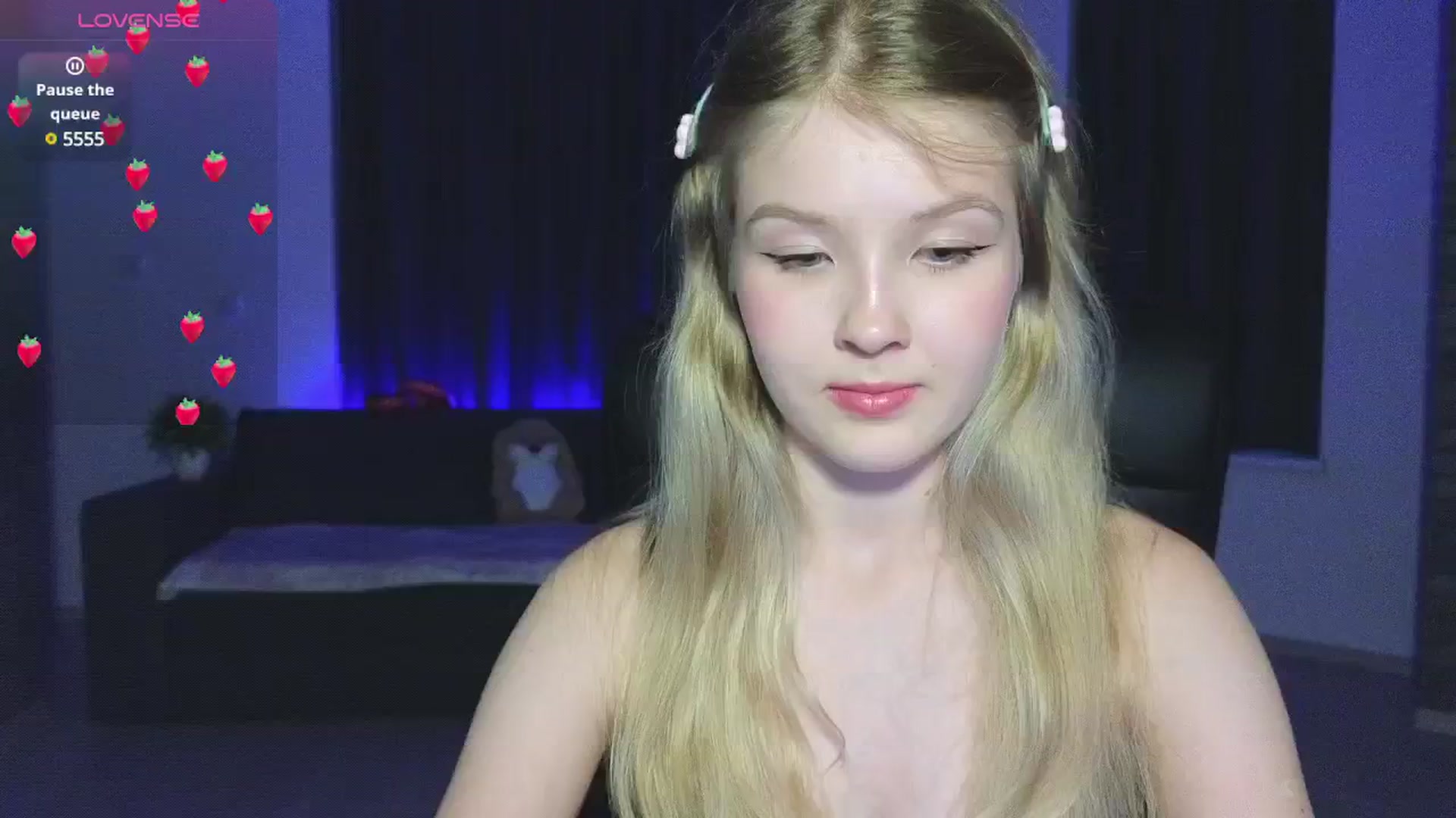 Gallery image thumbnail from Emiliya_Cute's myfreecams stream on, 09/12/2024, 16:07 image 12 of 20