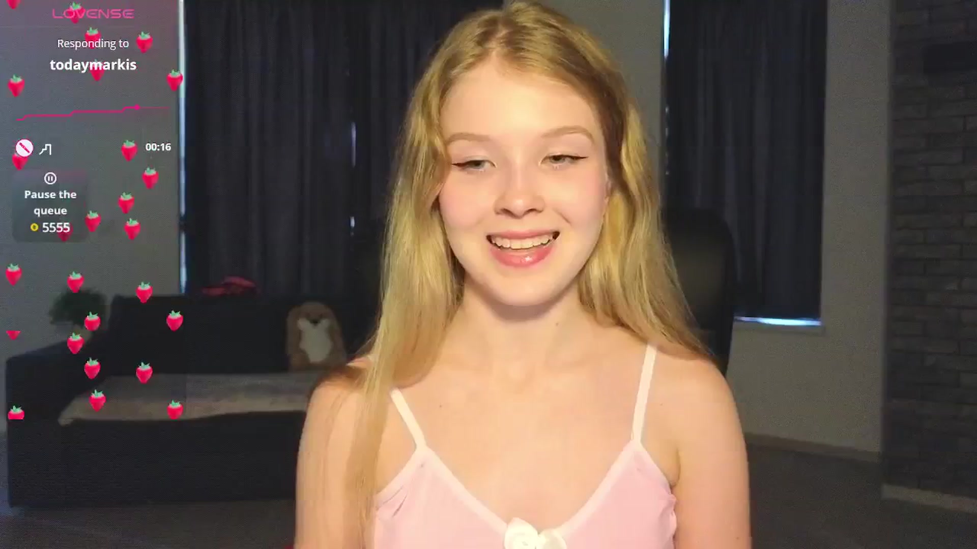 Gallery image thumbnail from Emiliya_Cute's myfreecams stream on, 09/13/2024, 15:31 image 9 of 20