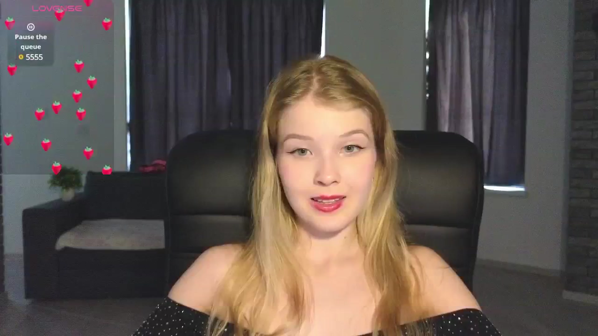 Gallery image thumbnail from Emiliya_Cute's myfreecams stream on, 09/14/2024, 12:54 image 17 of 20