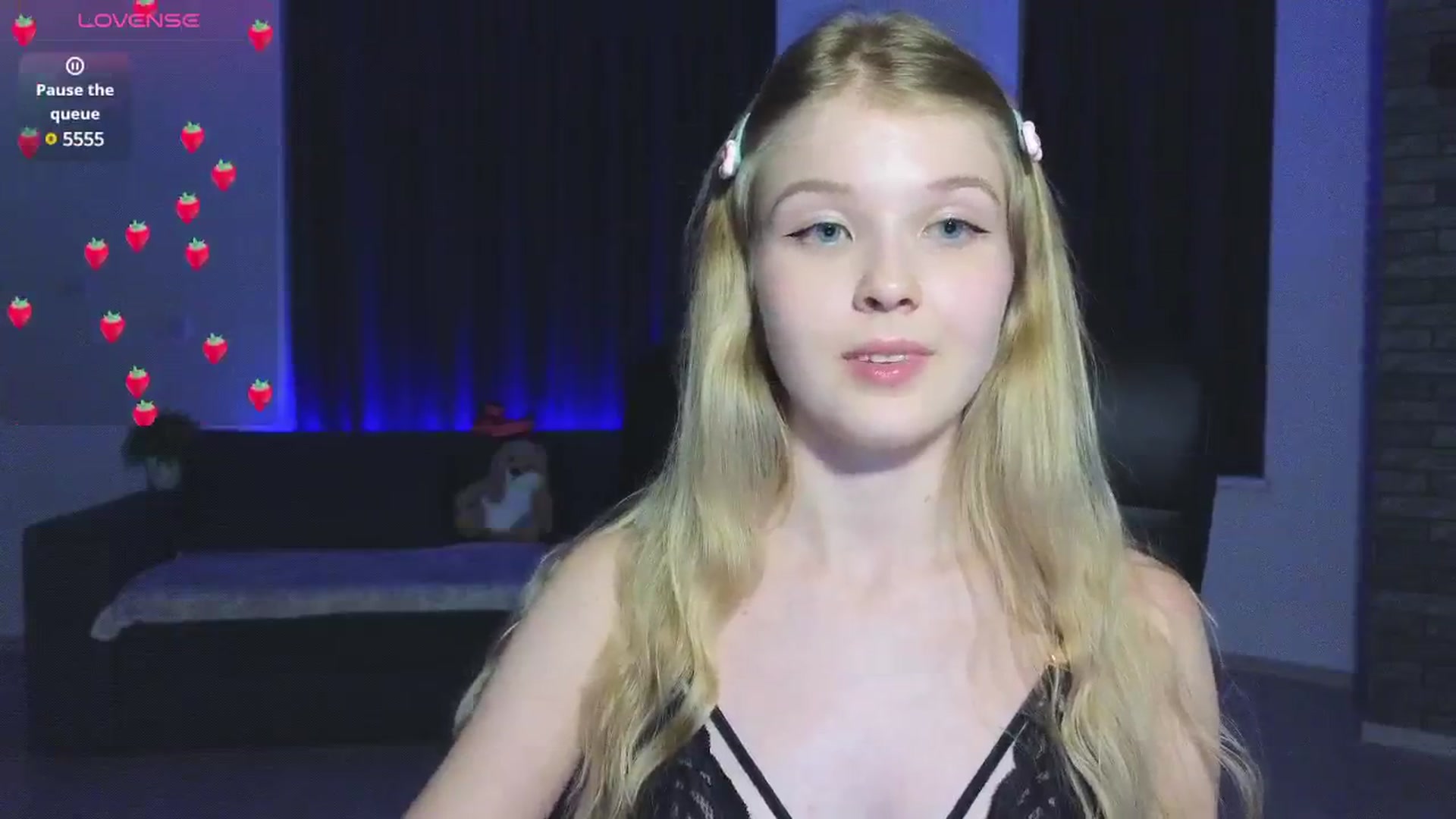 Gallery image thumbnail from Emiliya_Cute's myfreecams stream on, 09/15/2024, 18:30 image 5 of 20