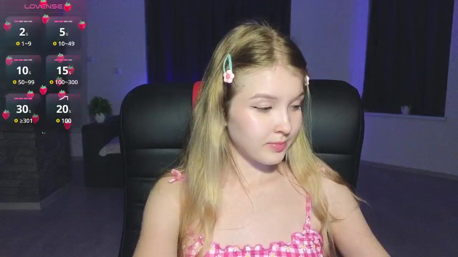 Gallery image thumbnail from Emiliya_Cute's myfreecams stream on, 09/16/2024, 17:18 image 2 of 20