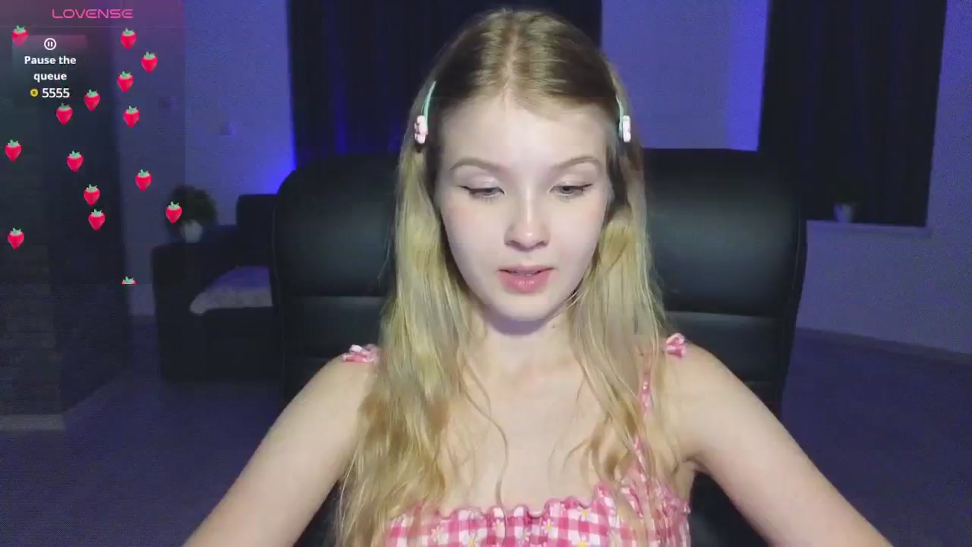 Gallery image thumbnail from Emiliya_Cute's myfreecams stream on, 09/16/2024, 17:54 image 7 of 20