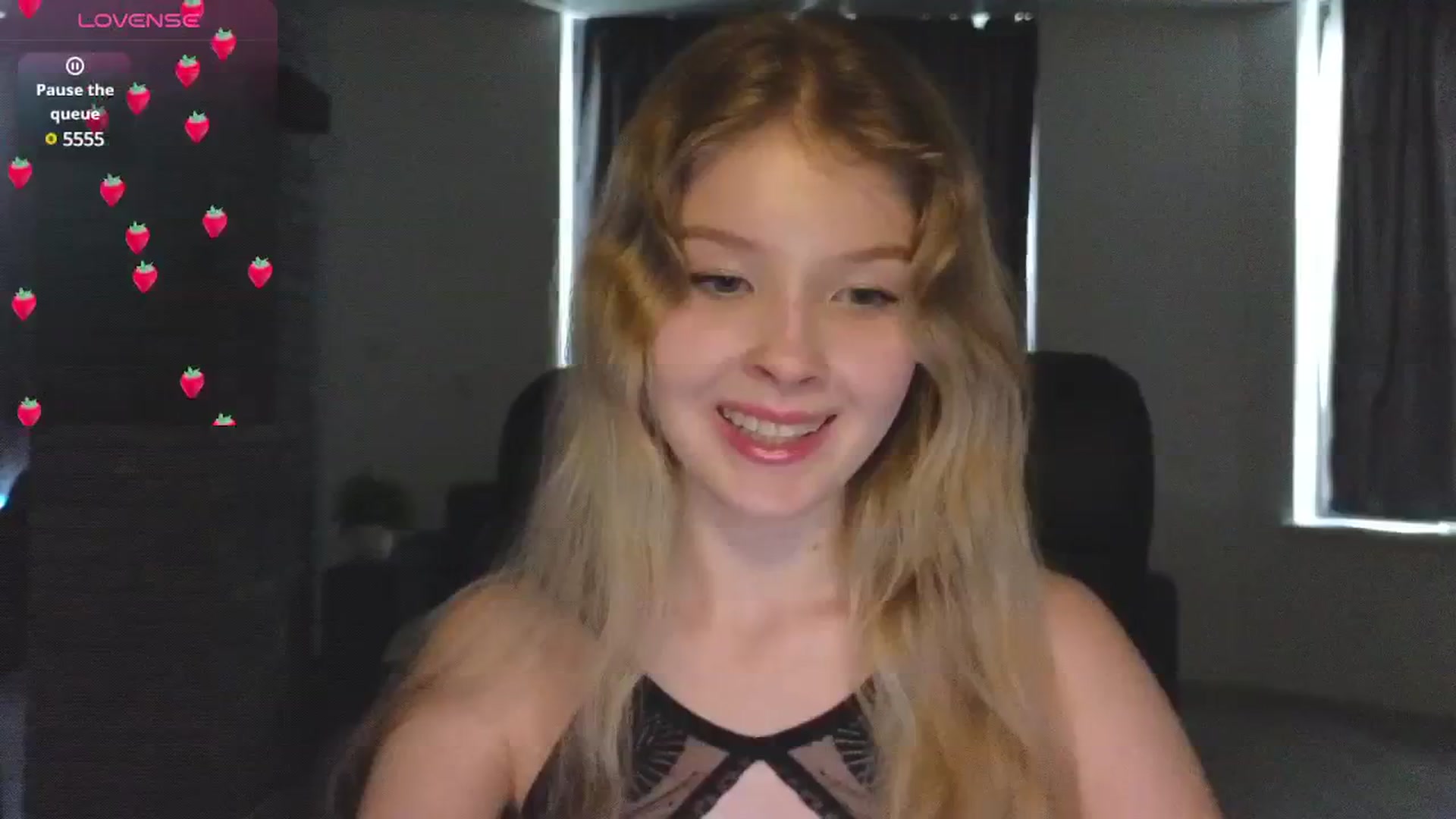 Gallery image thumbnail from Emiliya_Cute's myfreecams stream on, 09/26/2024, 15:11 image 2 of 20