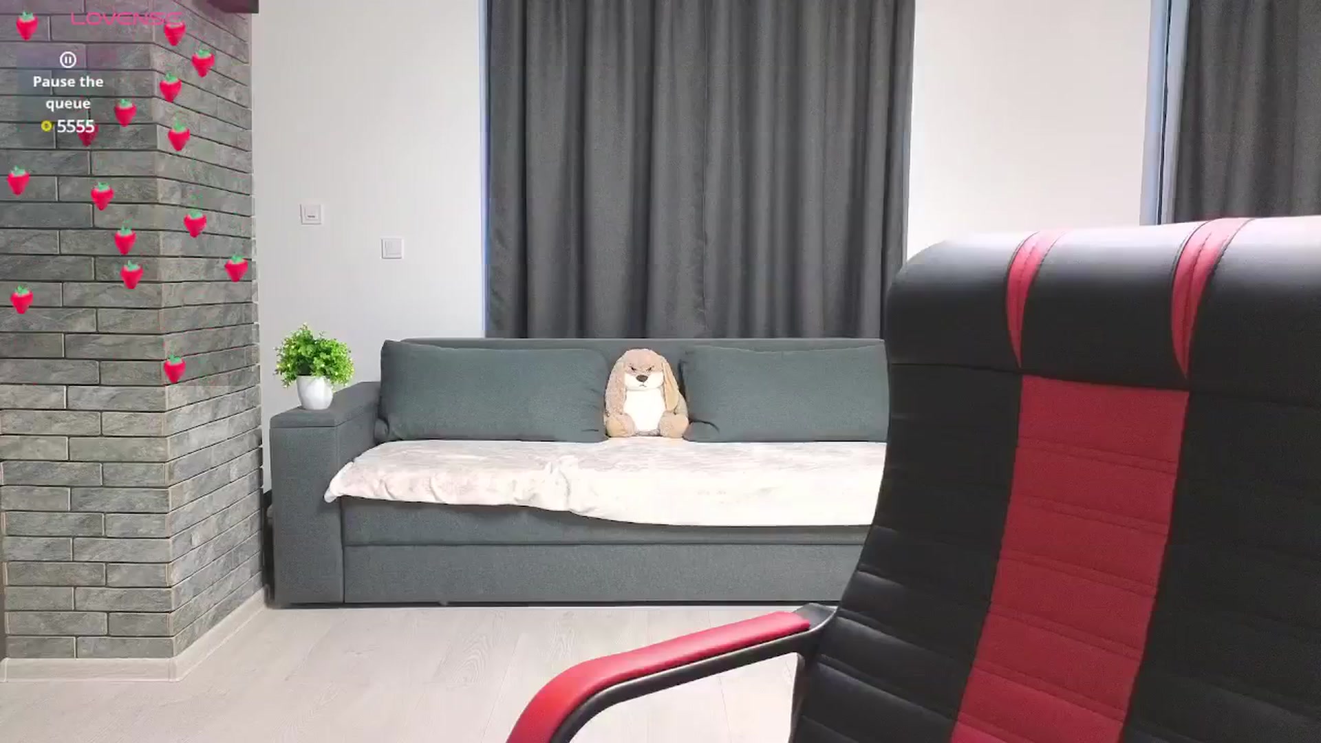 Gallery image thumbnail from Emiliya_Cute's myfreecams stream on, 09/26/2024, 15:44 image 14 of 20