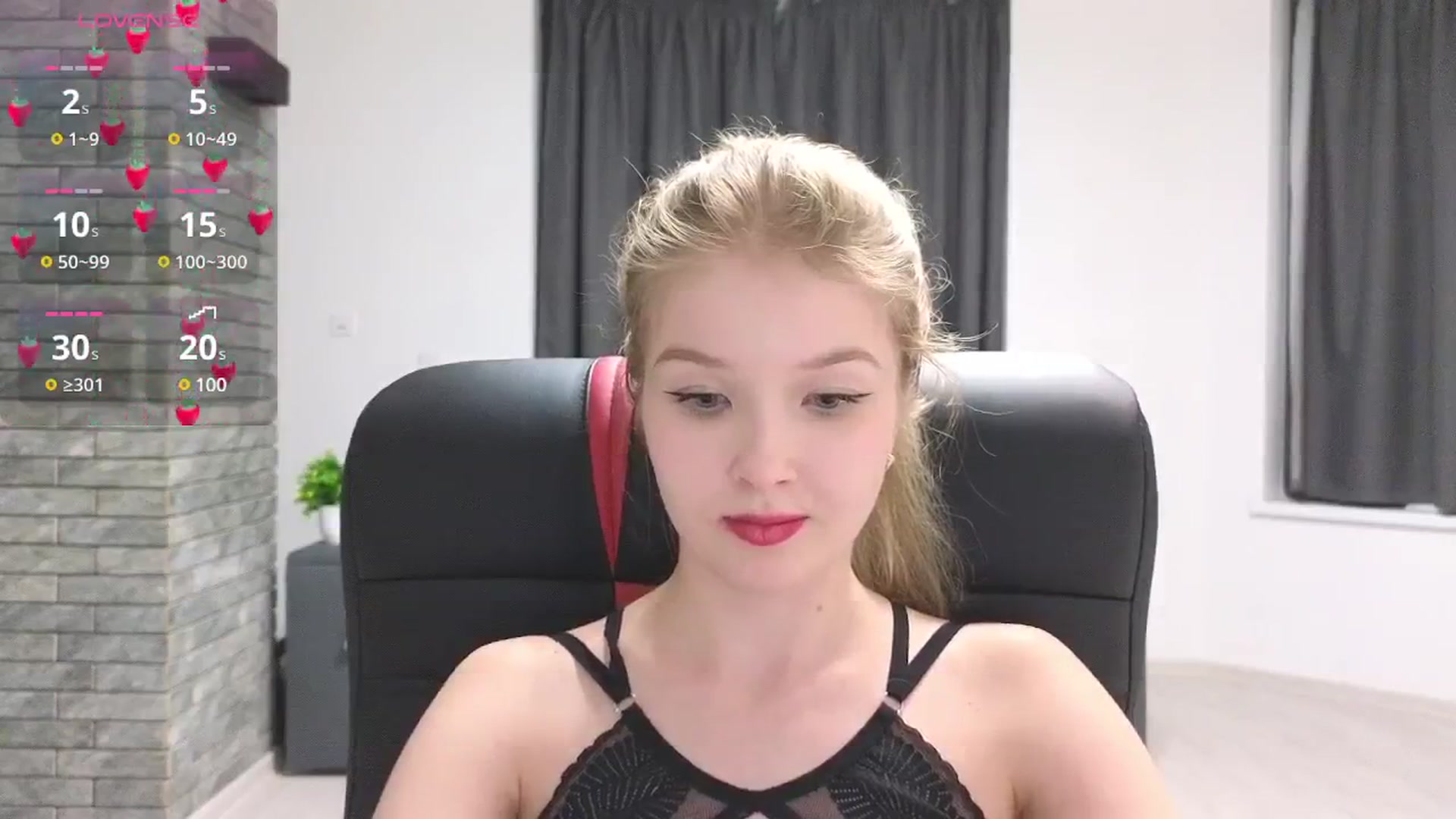 Gallery image thumbnail from Emiliya_Cute's myfreecams stream on, 09/26/2024, 16:03 image 17 of 20