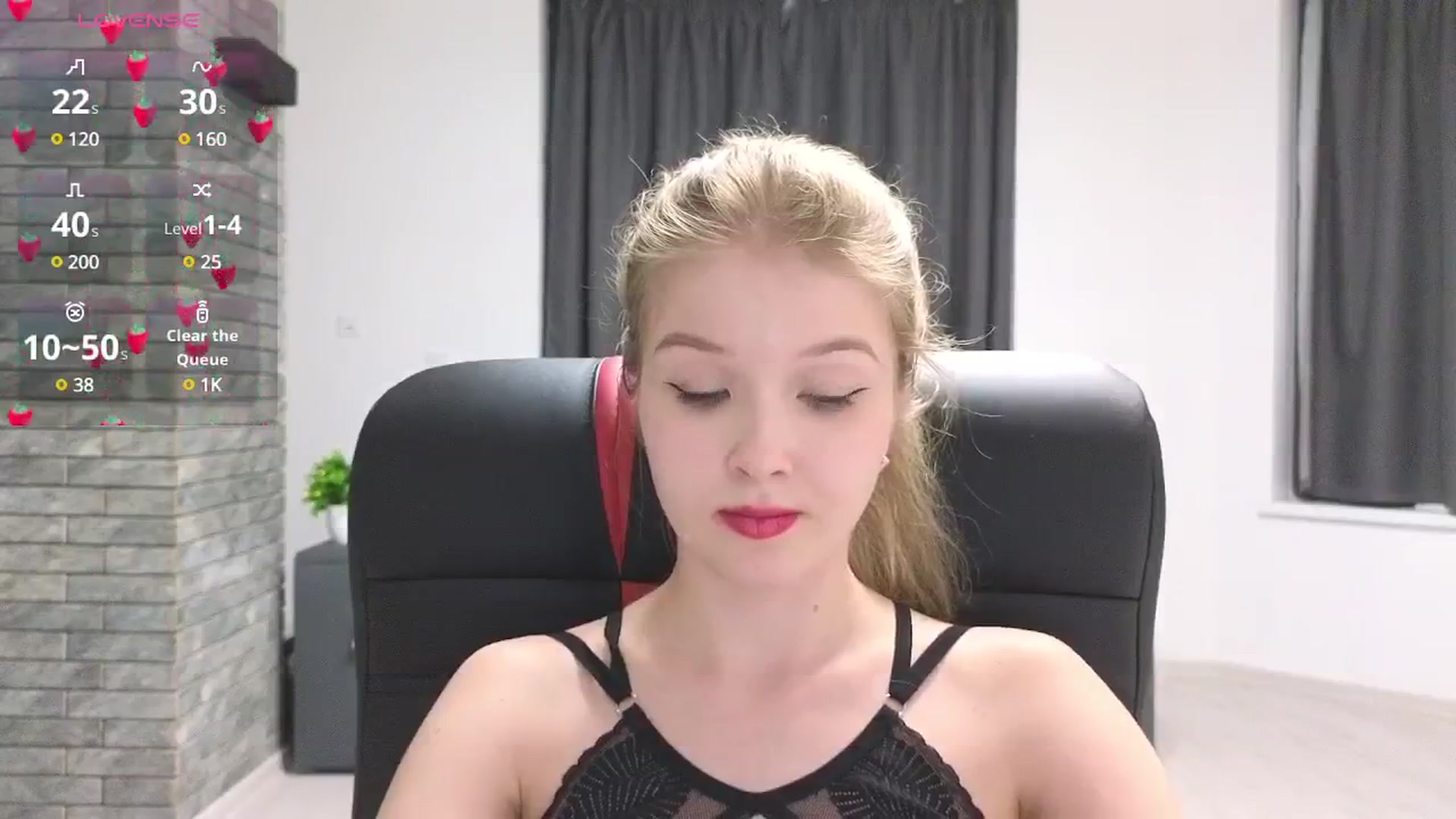 Gallery image thumbnail from Emiliya_Cute's myfreecams stream on, 09/26/2024, 16:03 image 14 of 20