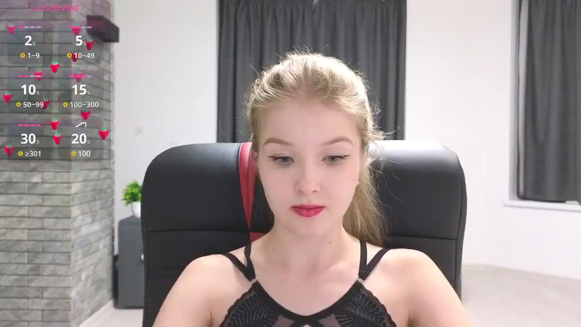 Gallery image thumbnail from Emiliya_Cute's myfreecams stream on, 09/26/2024, 16:03 image 13 of 20