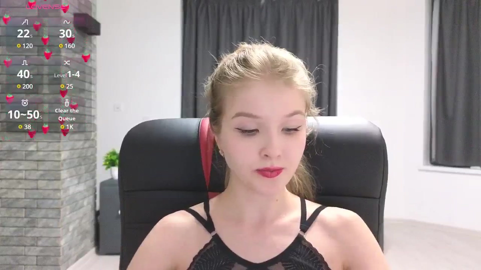 Gallery image thumbnail from Emiliya_Cute's myfreecams stream on, 09/26/2024, 16:03 image 12 of 20
