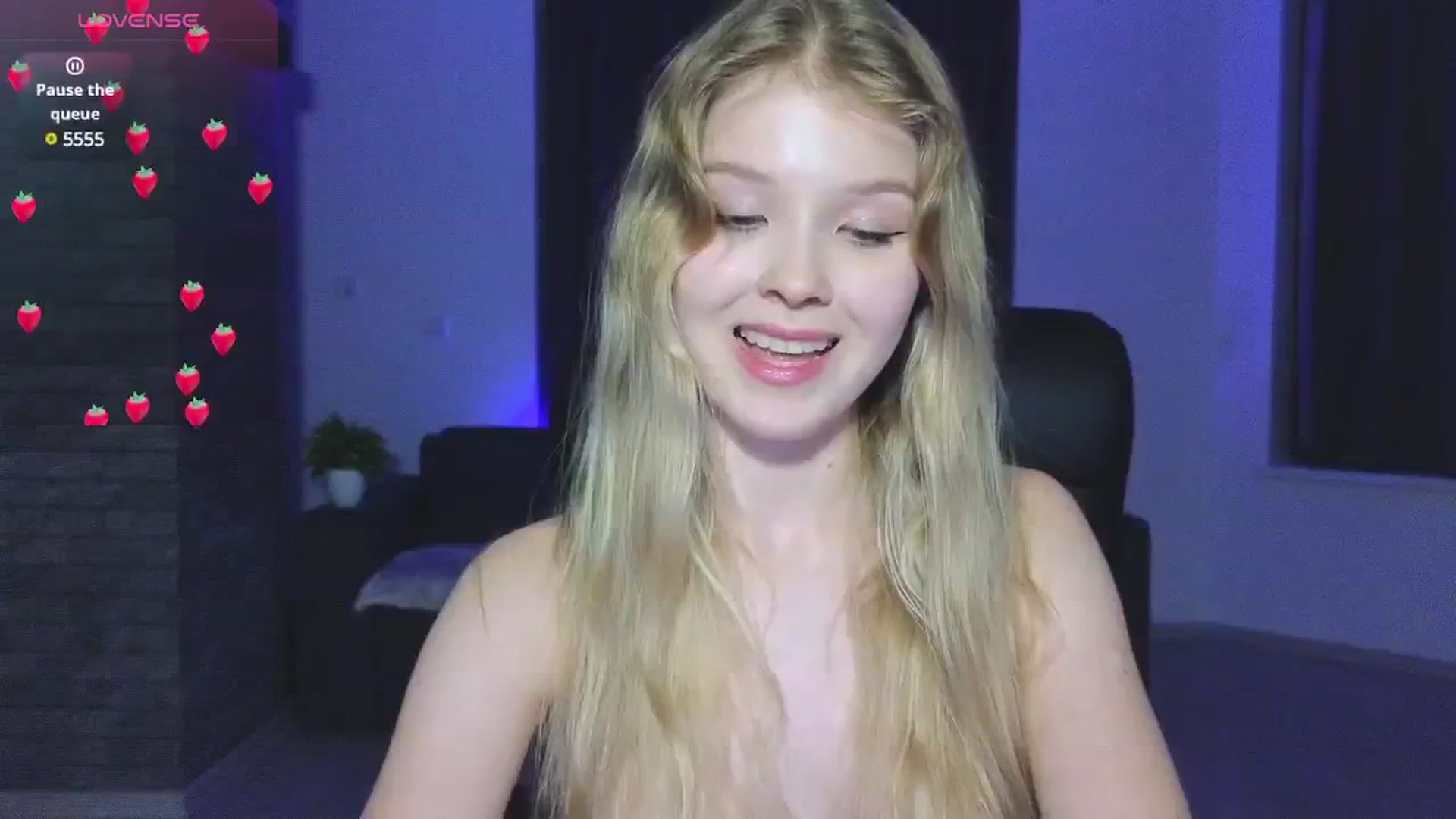 Gallery image thumbnail from Emiliya_Cute's myfreecams stream on, 09/26/2024, 18:46 image 19 of 20