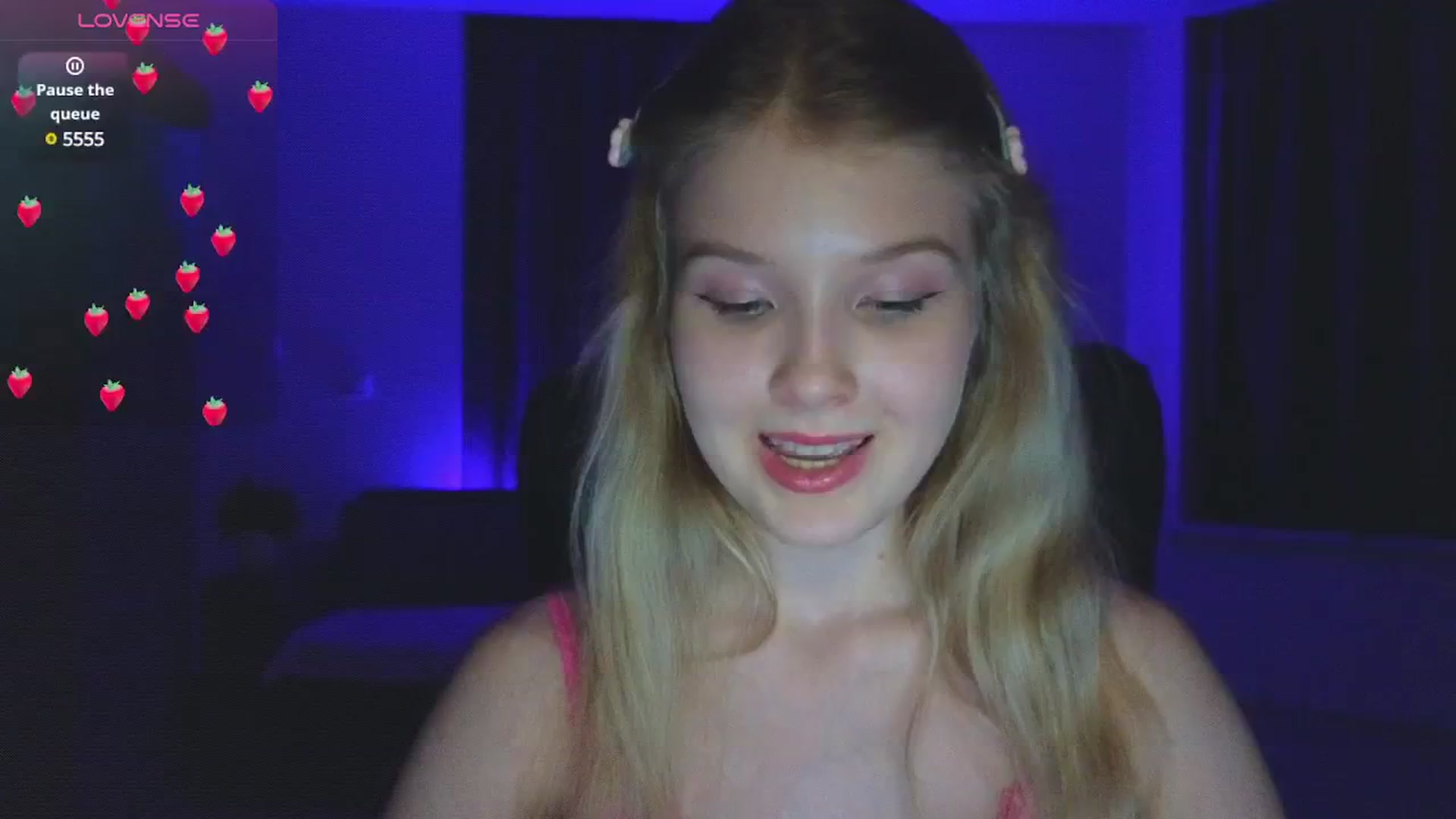 Gallery image thumbnail from Emiliya_Cute's myfreecams stream on, 09/28/2024, 18:05 image 13 of 20