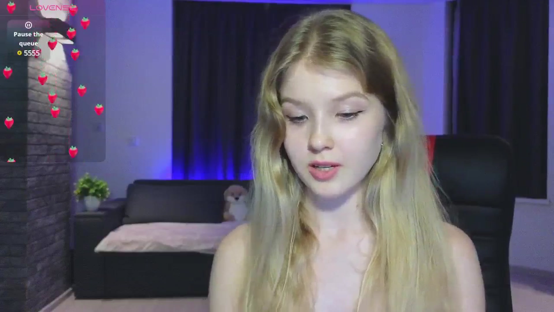 Gallery image thumbnail from Emiliya_Cute's myfreecams stream on, 09/29/2024, 19:28 image 18 of 20