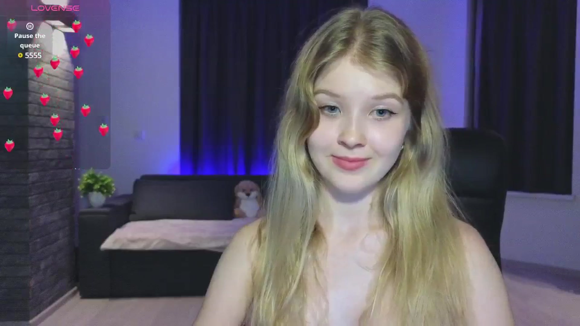 Gallery image thumbnail from Emiliya_Cute's myfreecams stream on, 09/29/2024, 19:28 image 19 of 20