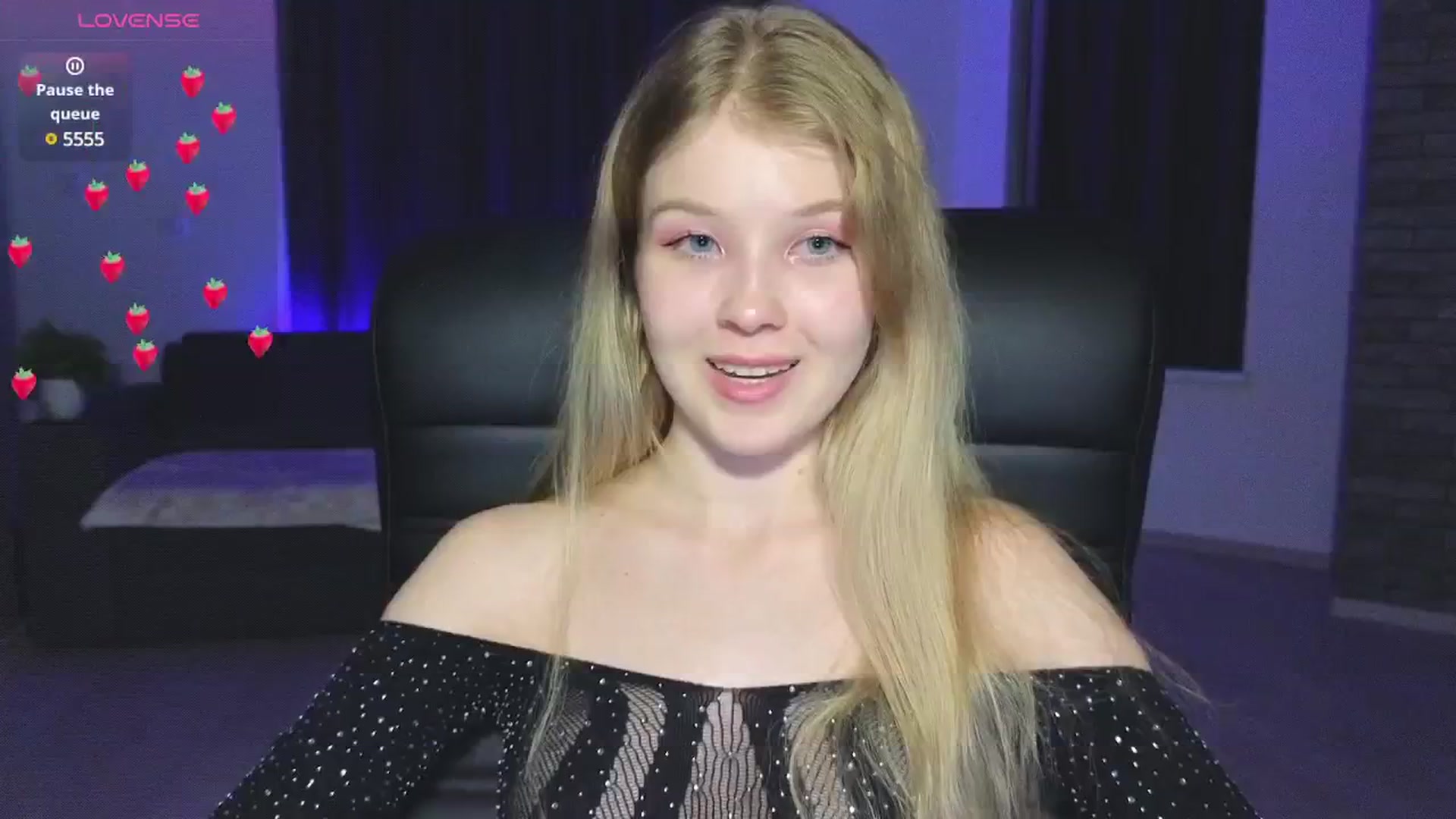 Gallery image thumbnail from Emiliya_Cute's myfreecams stream on, 09/30/2024, 18:35 image 7 of 20