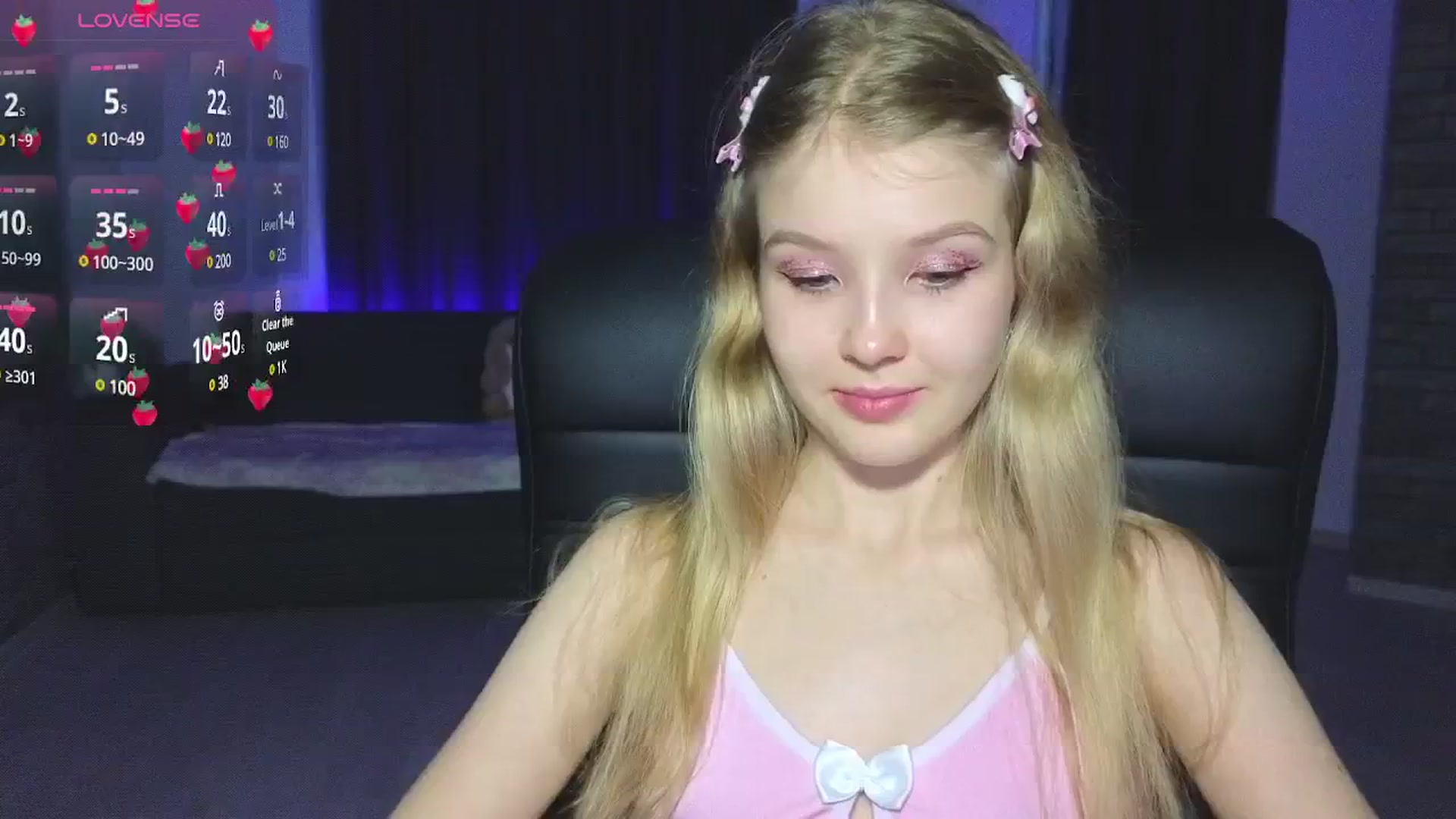 Gallery image thumbnail from Emiliya_Cute's myfreecams stream on, 10/03/2024, 15:57 image 17 of 20
