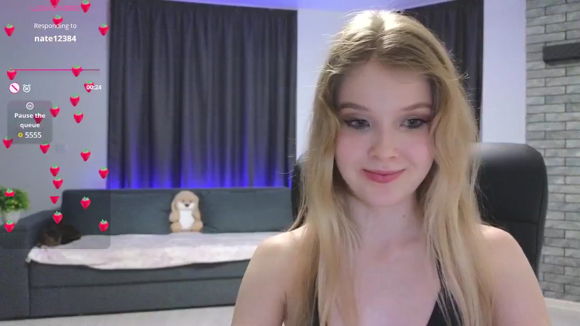 Gallery image thumbnail from Emiliya_Cute's myfreecams stream on, 10/04/2024, 18:58 image 3 of 20