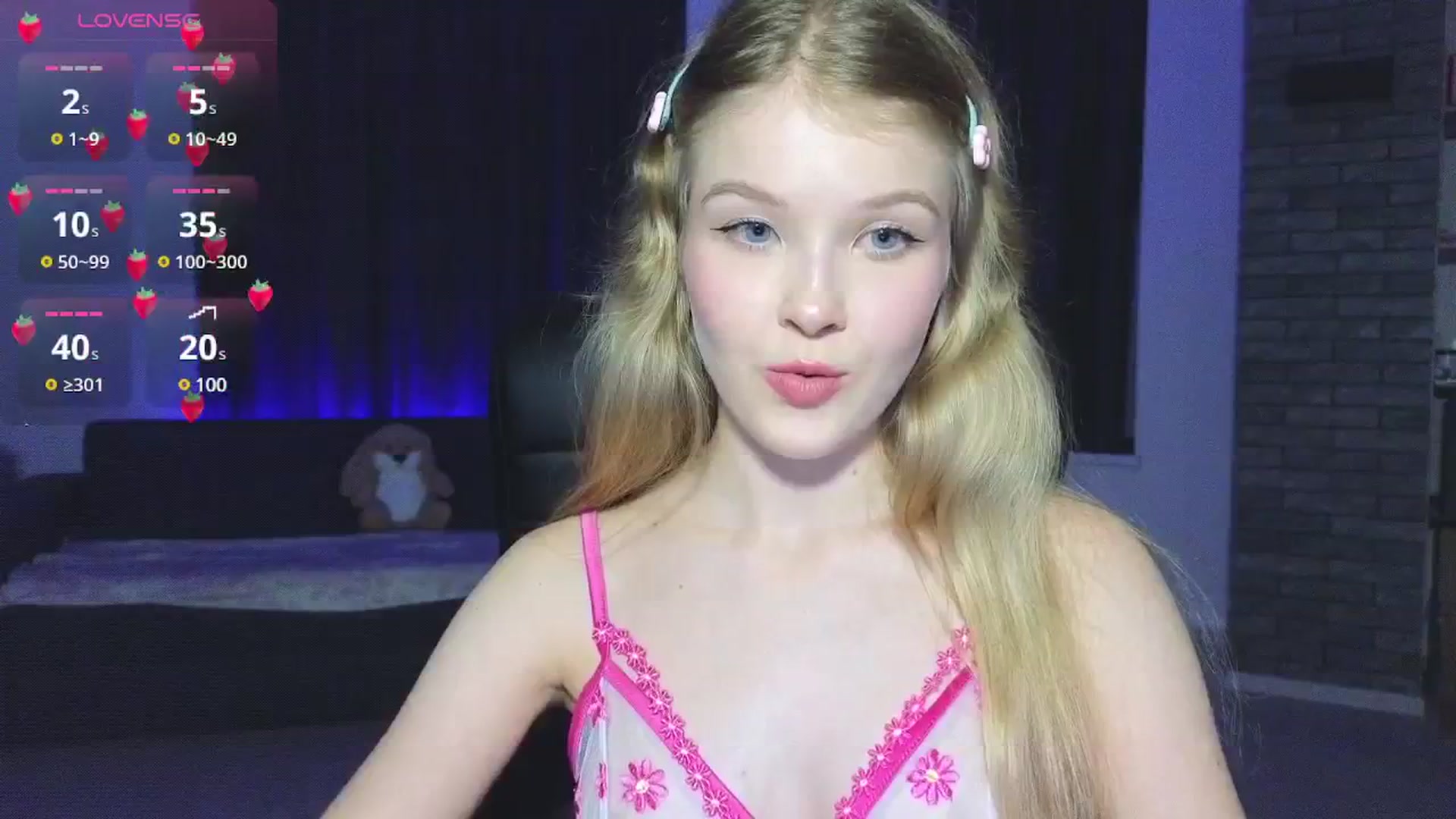 Gallery image thumbnail from Emiliya_Cute's myfreecams stream on, 10/05/2024, 16:00 image 18 of 20