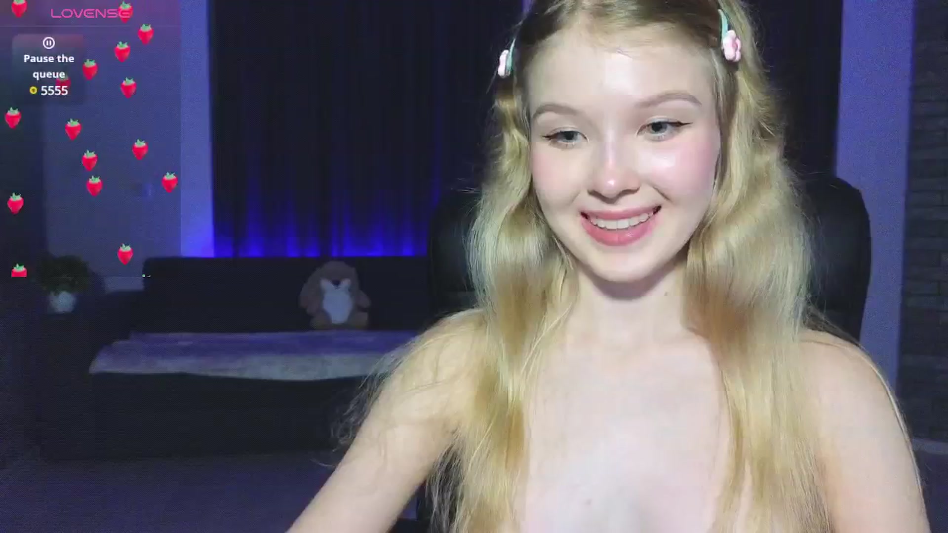 Gallery image thumbnail from Emiliya_Cute's myfreecams stream on, 10/05/2024, 16:18 image 19 of 20