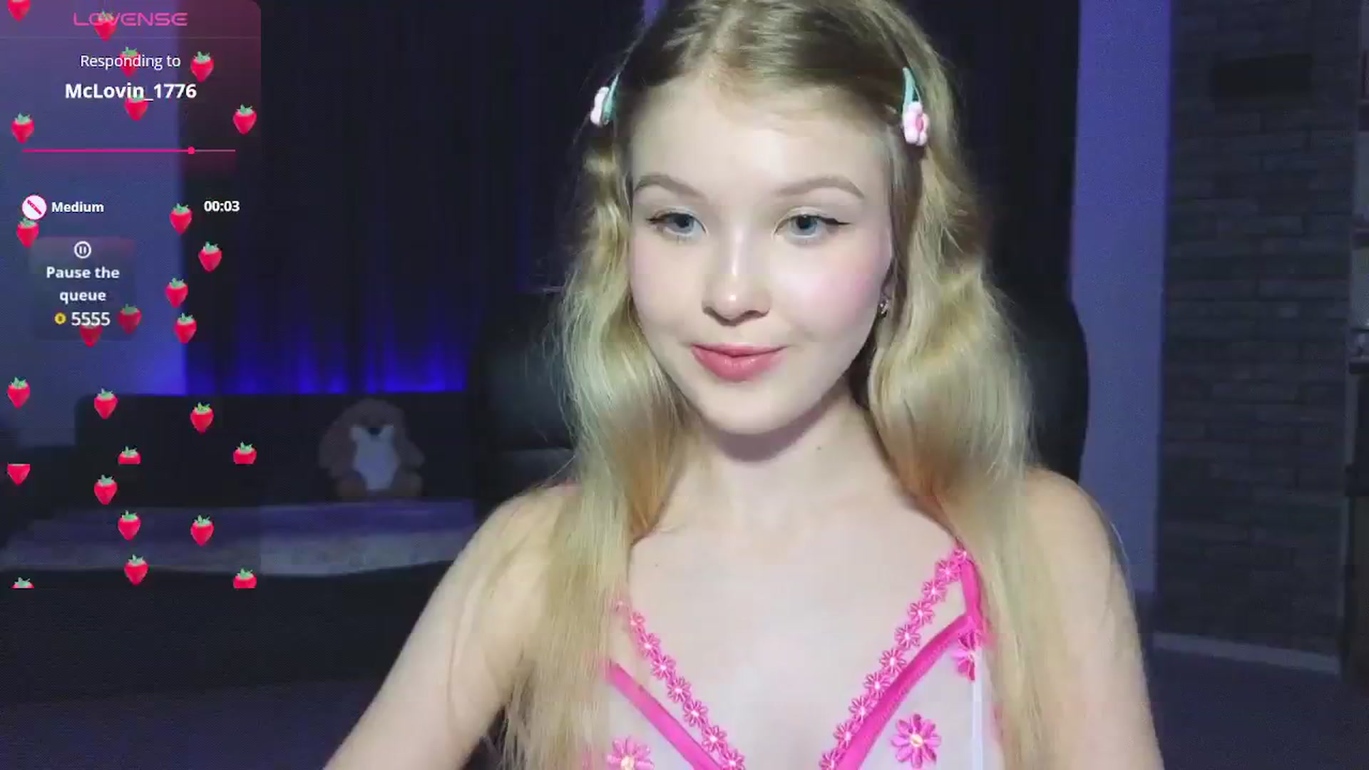 Gallery image thumbnail from Emiliya_Cute's myfreecams stream on, 10/05/2024, 16:18 image 3 of 20