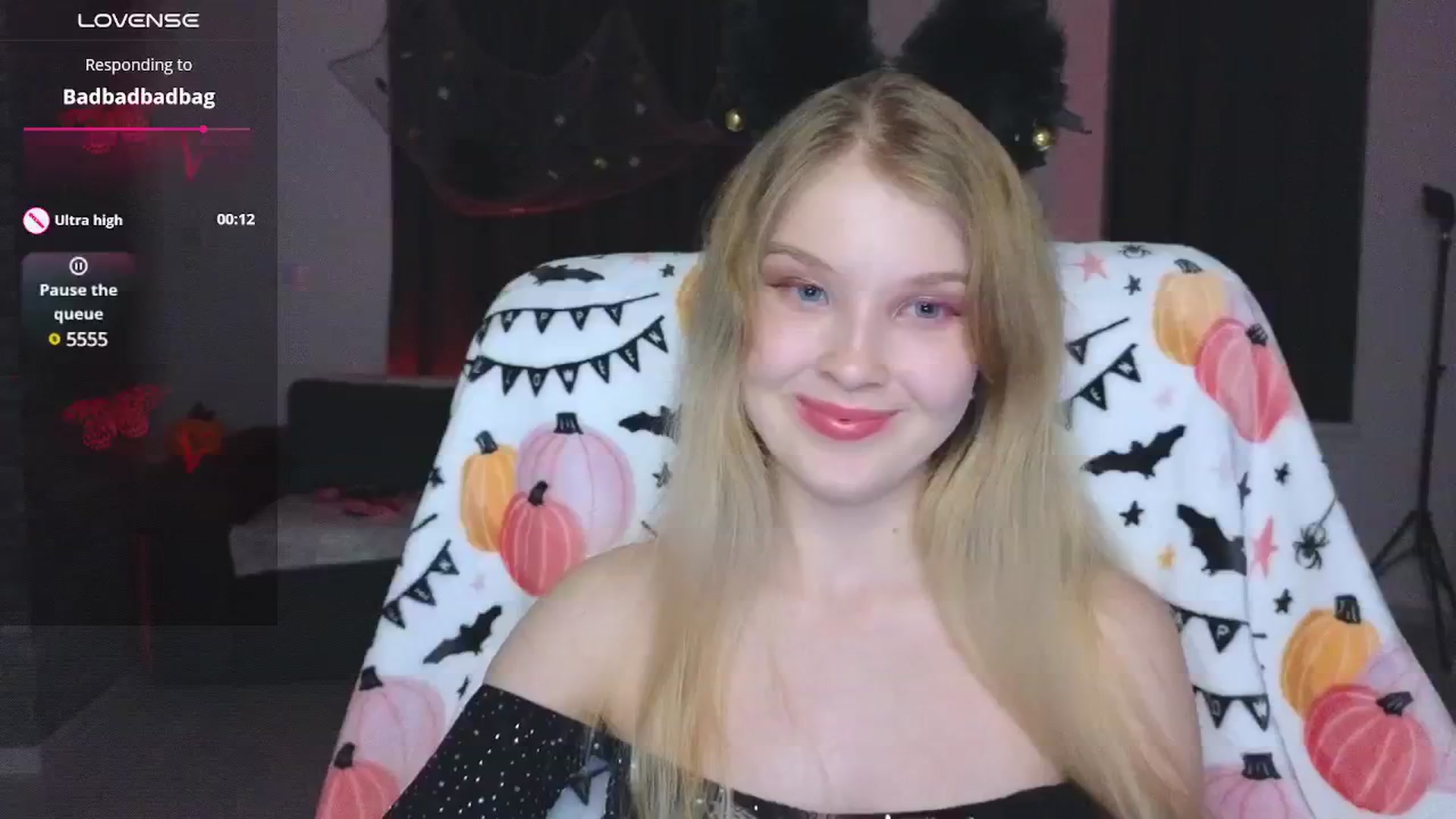 Gallery image thumbnail from Emiliya_Cute's myfreecams stream on, 10/22/2024, 18:10 image 16 of 20