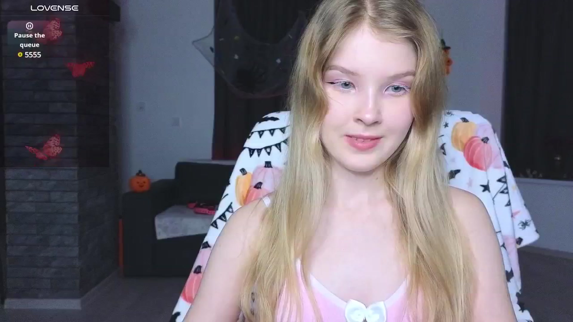 Gallery image thumbnail from Emiliya_Cute's myfreecams stream on, 10/23/2024, 16:49 image 18 of 20
