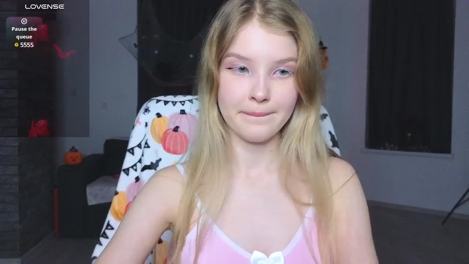 Gallery image thumbnail from Emiliya_Cute's myfreecams stream on, 10/23/2024, 16:49 image 7 of 20