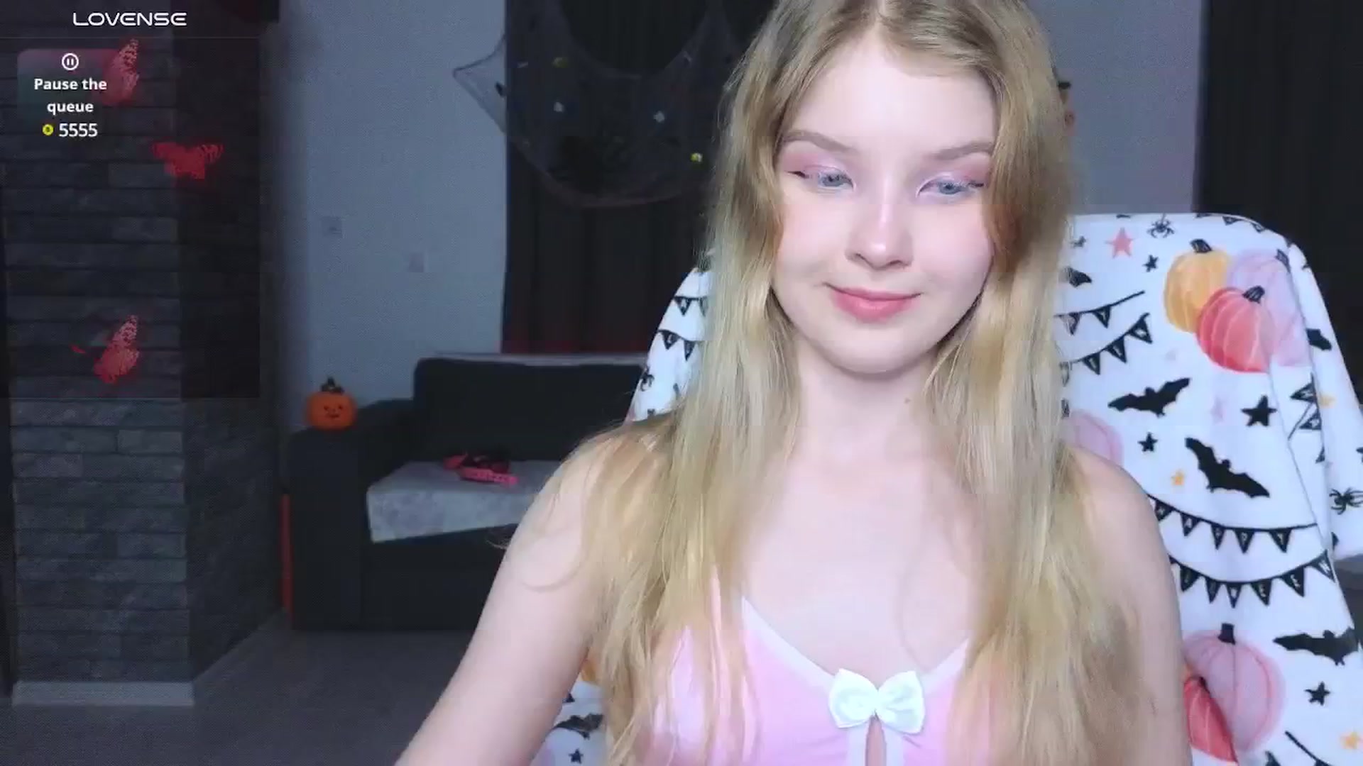 Gallery image thumbnail from Emiliya_Cute's myfreecams stream on, 10/23/2024, 17:58 image 3 of 20