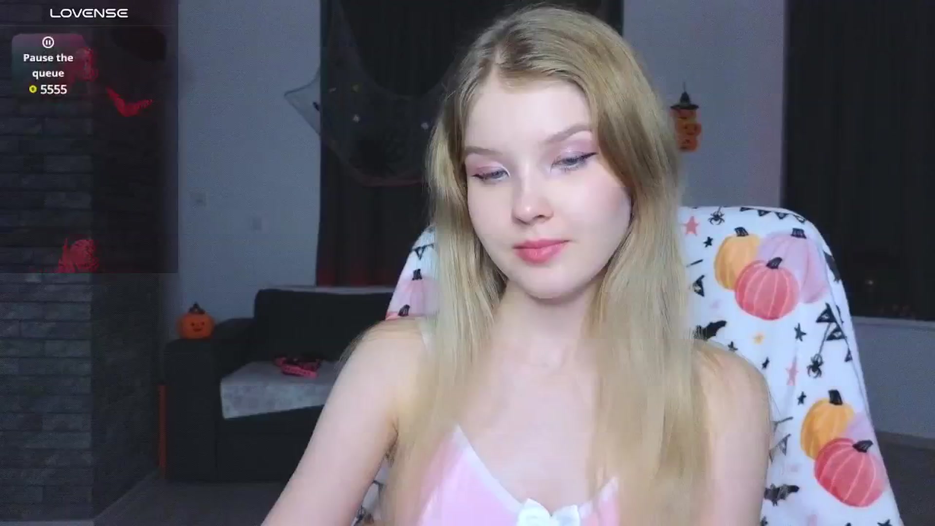 Gallery image thumbnail from Emiliya_Cute's myfreecams stream on, 10/23/2024, 19:28 image 3 of 20