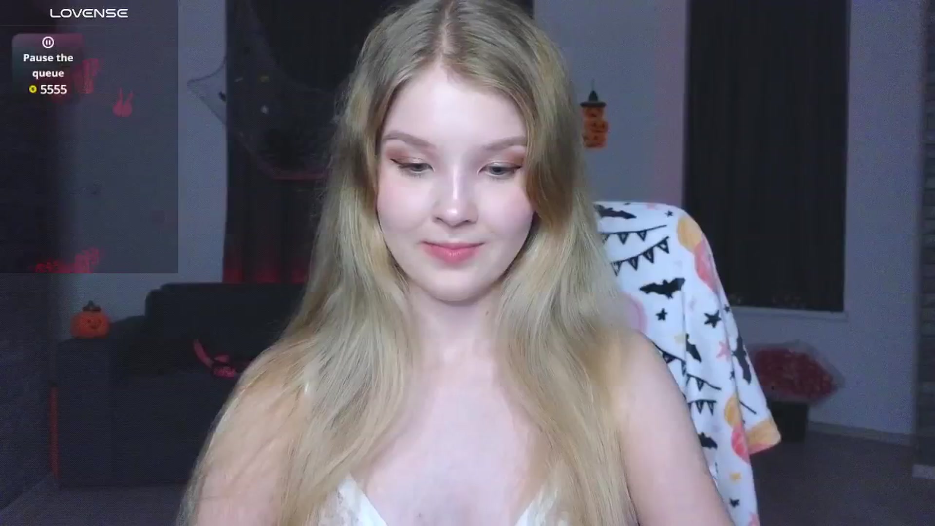 Gallery image thumbnail from Emiliya_Cute's myfreecams stream on, 10/24/2024, 19:06 image 15 of 20