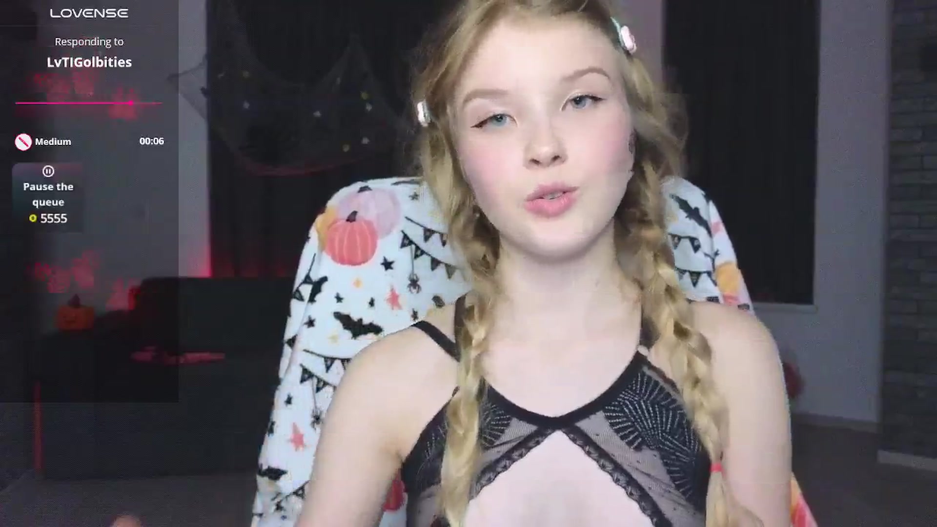 Gallery image thumbnail from Emiliya_Cute's myfreecams stream on, 10/26/2024, 17:25 image 13 of 20