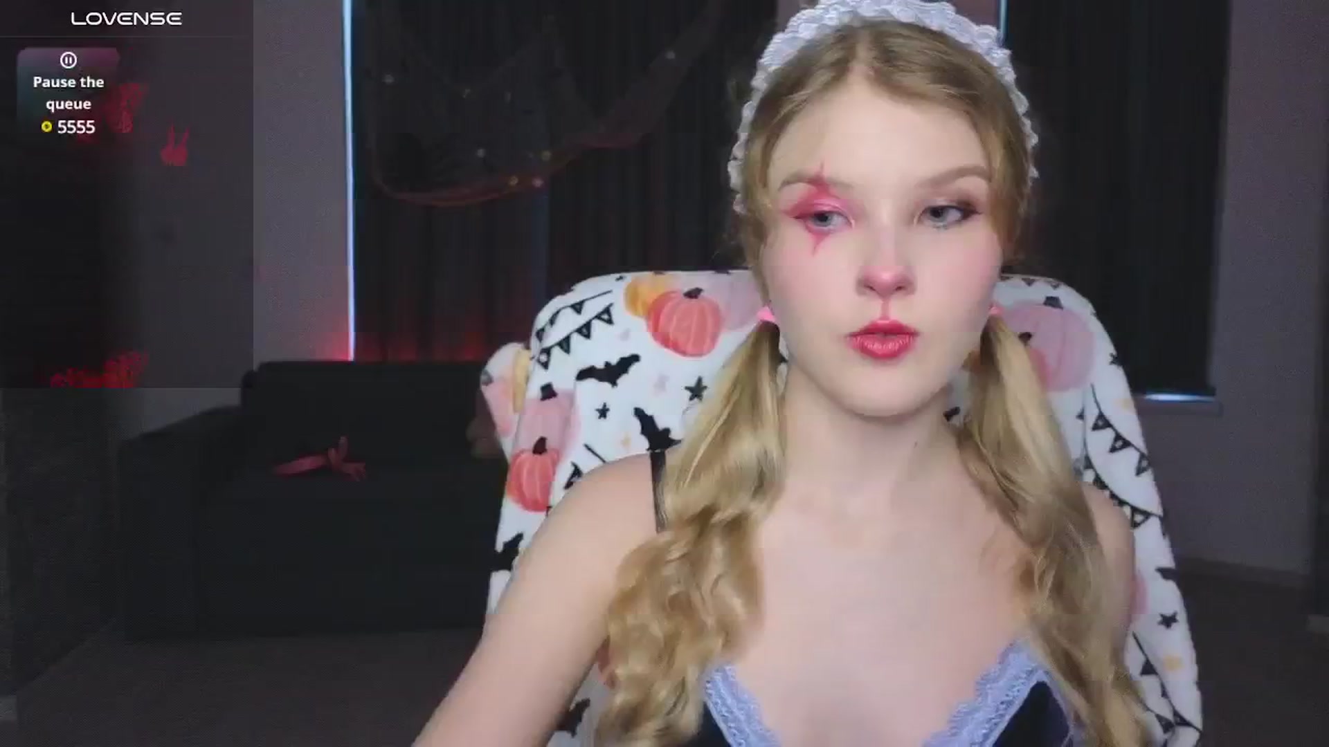 Gallery image thumbnail from Emiliya_Cute's myfreecams stream on, 10/30/2024, 13:13 image 9 of 20
