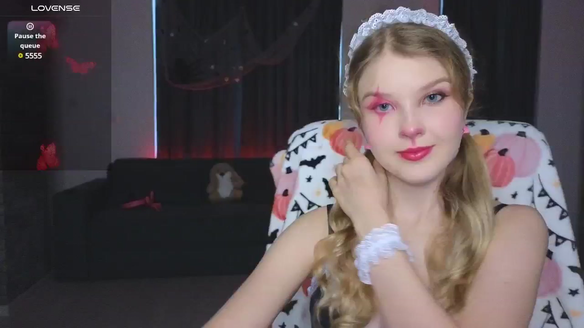 Gallery image thumbnail from Emiliya_Cute's myfreecams stream on, 10/30/2024, 13:13 image 8 of 20