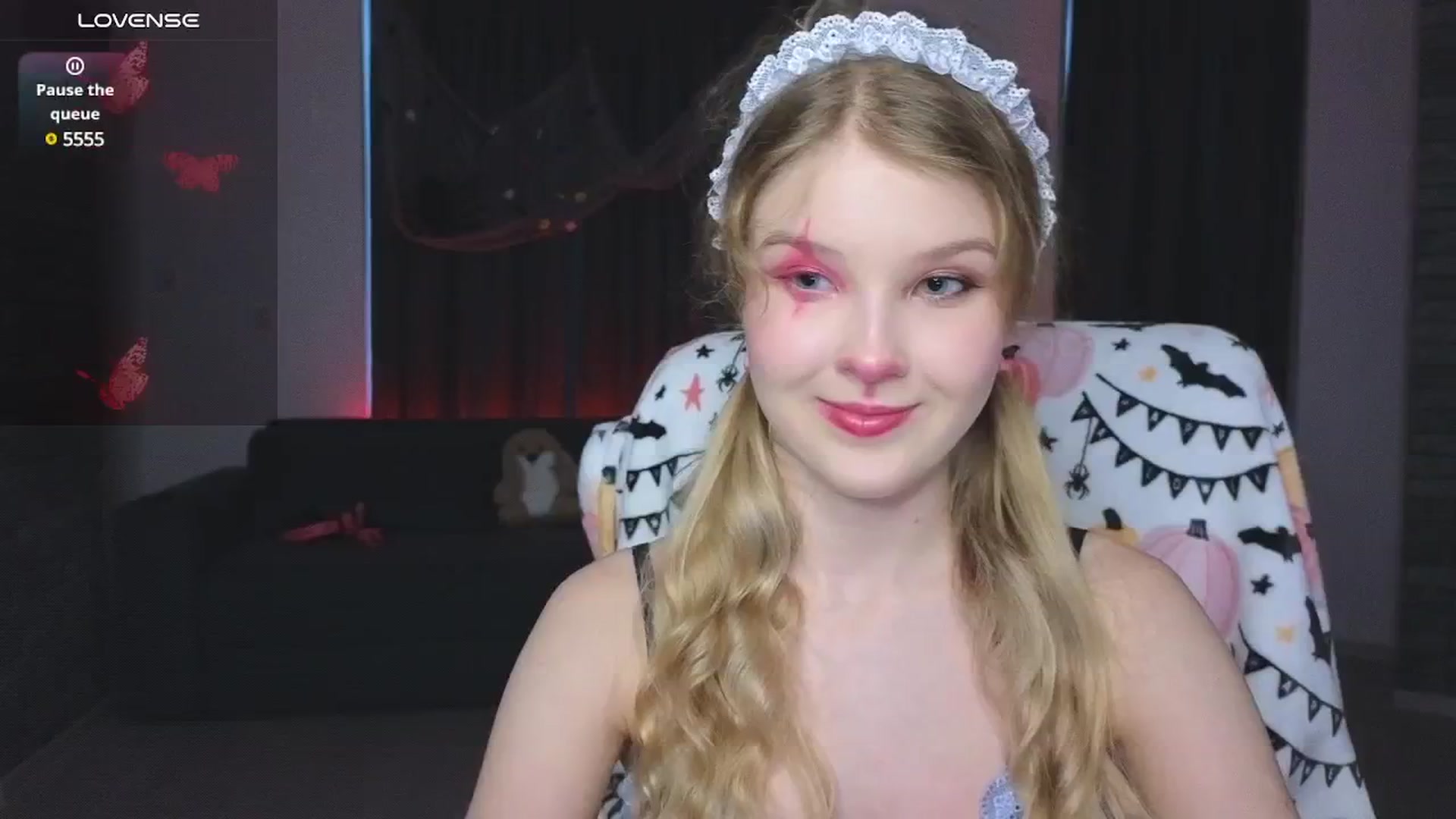 Gallery image thumbnail from Emiliya_Cute's myfreecams stream on, 10/30/2024, 14:45 image 5 of 20