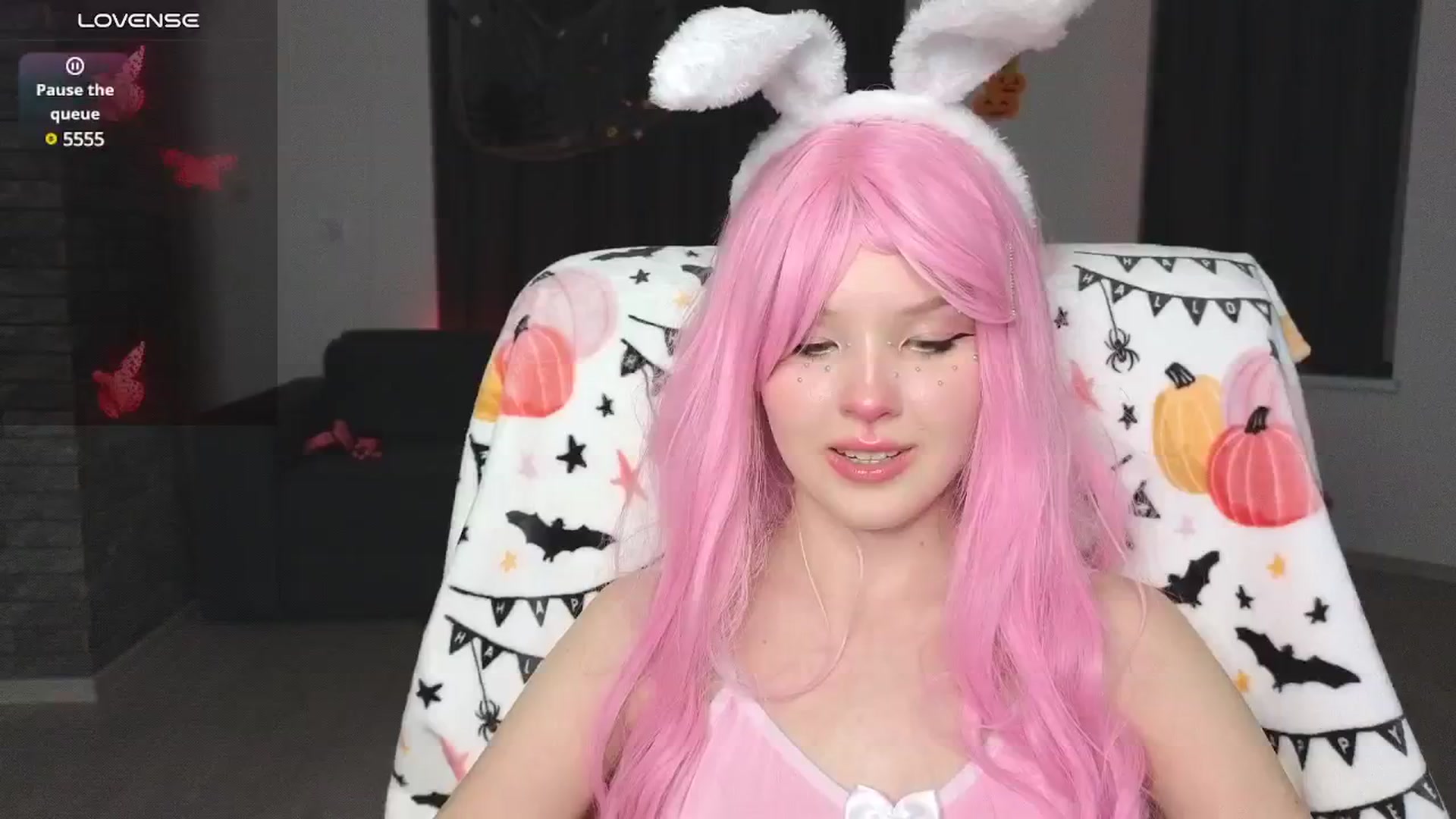 Gallery image thumbnail from Emiliya_Cute's myfreecams stream on, 10/31/2024, 17:13 image 16 of 20