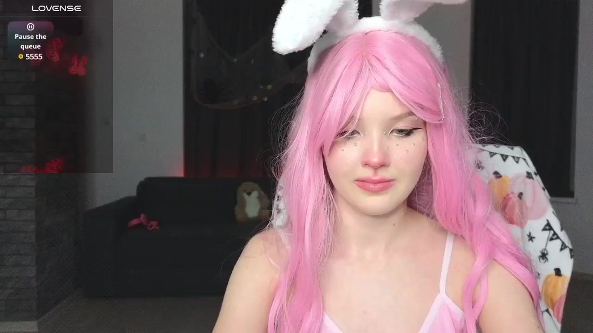 Gallery image thumbnail from Emiliya_Cute's myfreecams stream on, 10/31/2024, 17:13 image 1 of 20