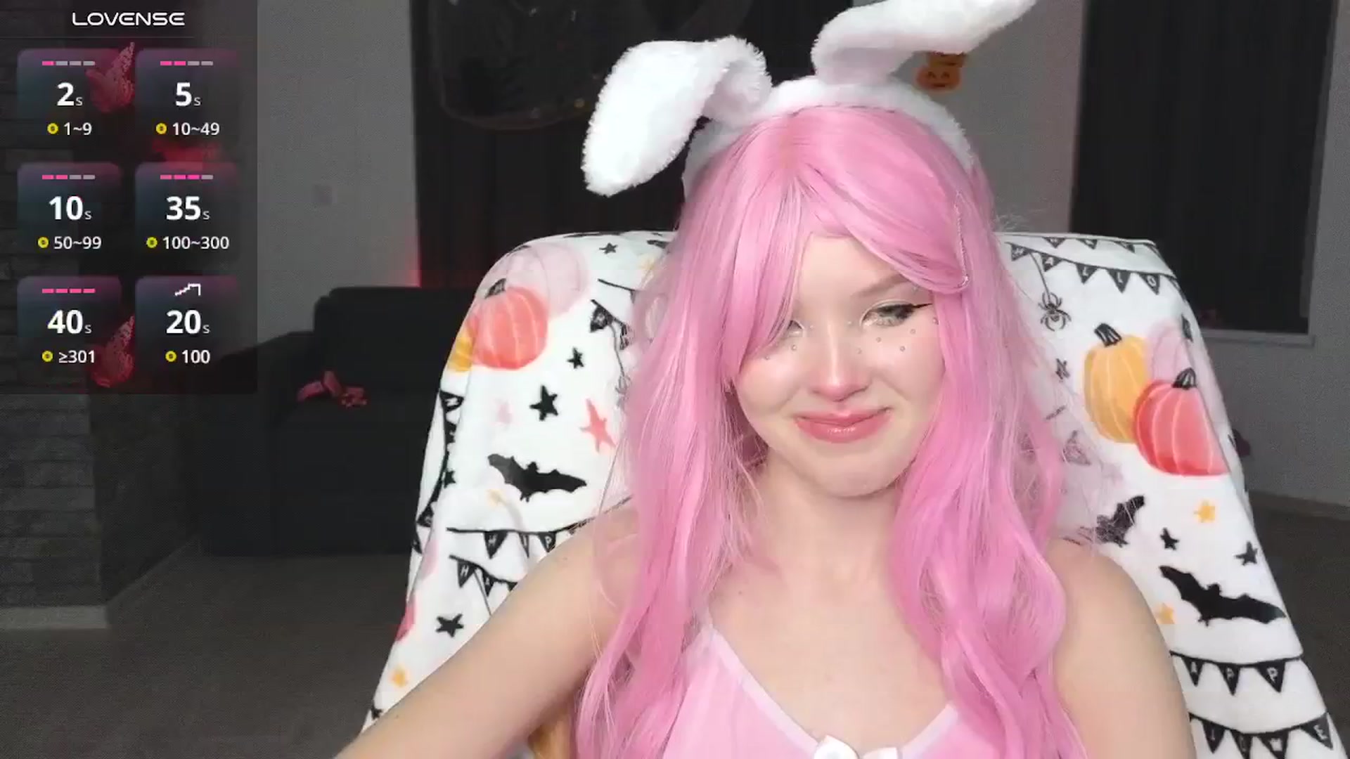 Gallery image thumbnail from Emiliya_Cute's myfreecams stream on, 10/31/2024, 17:13 image 10 of 20