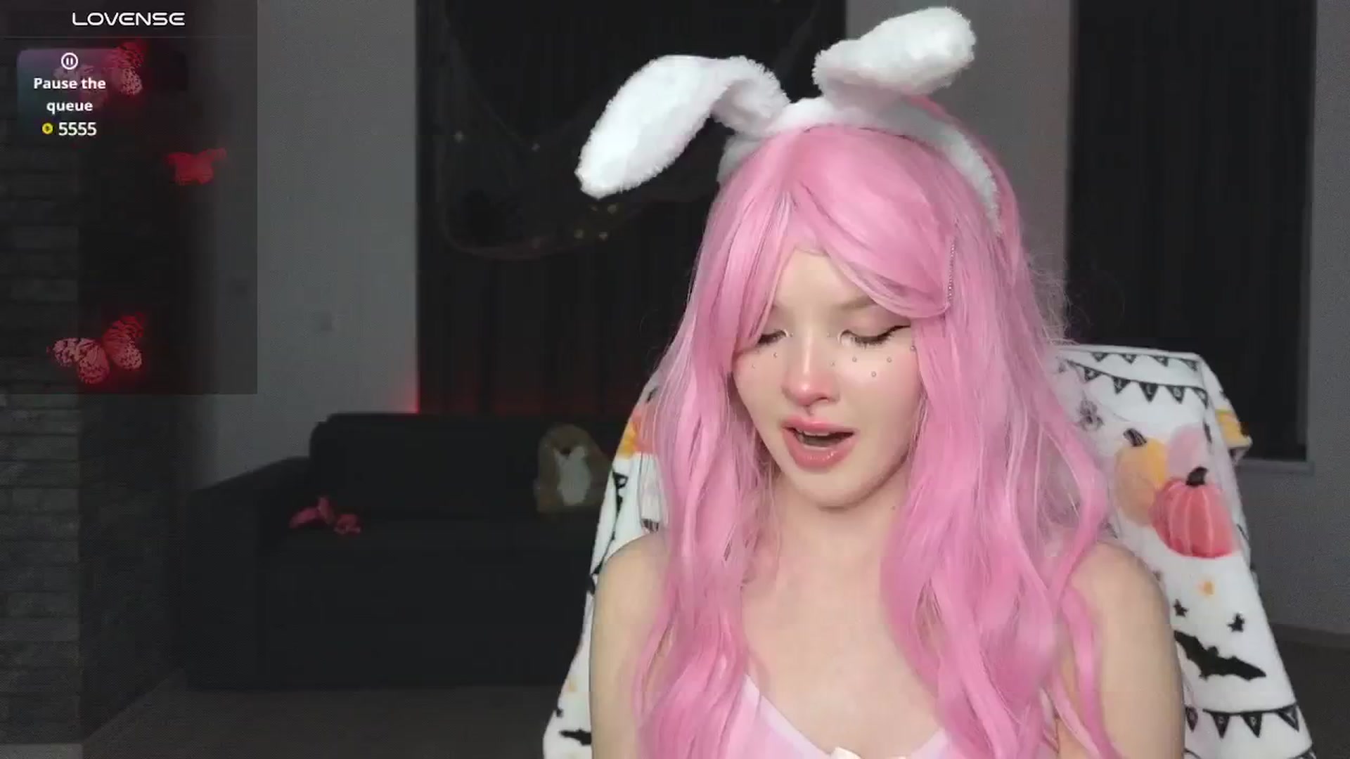 Gallery image thumbnail from Emiliya_Cute's myfreecams stream on, 10/31/2024, 17:13 image 14 of 20