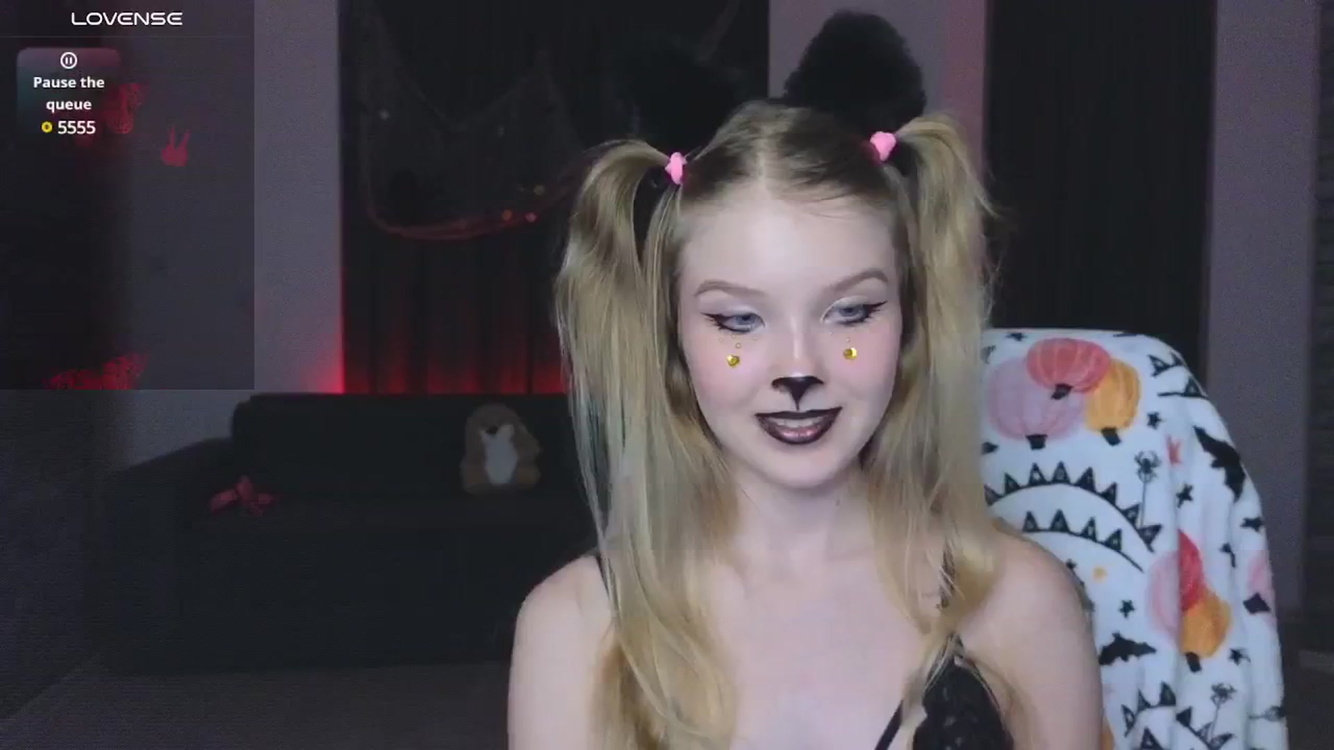 Gallery image thumbnail from Emiliya_Cute's myfreecams stream on, 11/01/2024, 17:30 image 4 of 20