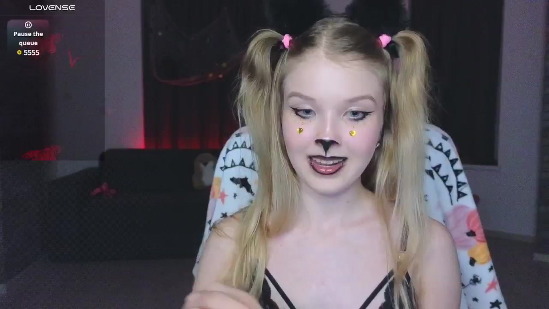 Gallery image thumbnail from Emiliya_Cute's myfreecams stream on, 11/01/2024, 20:12 image 1 of 20