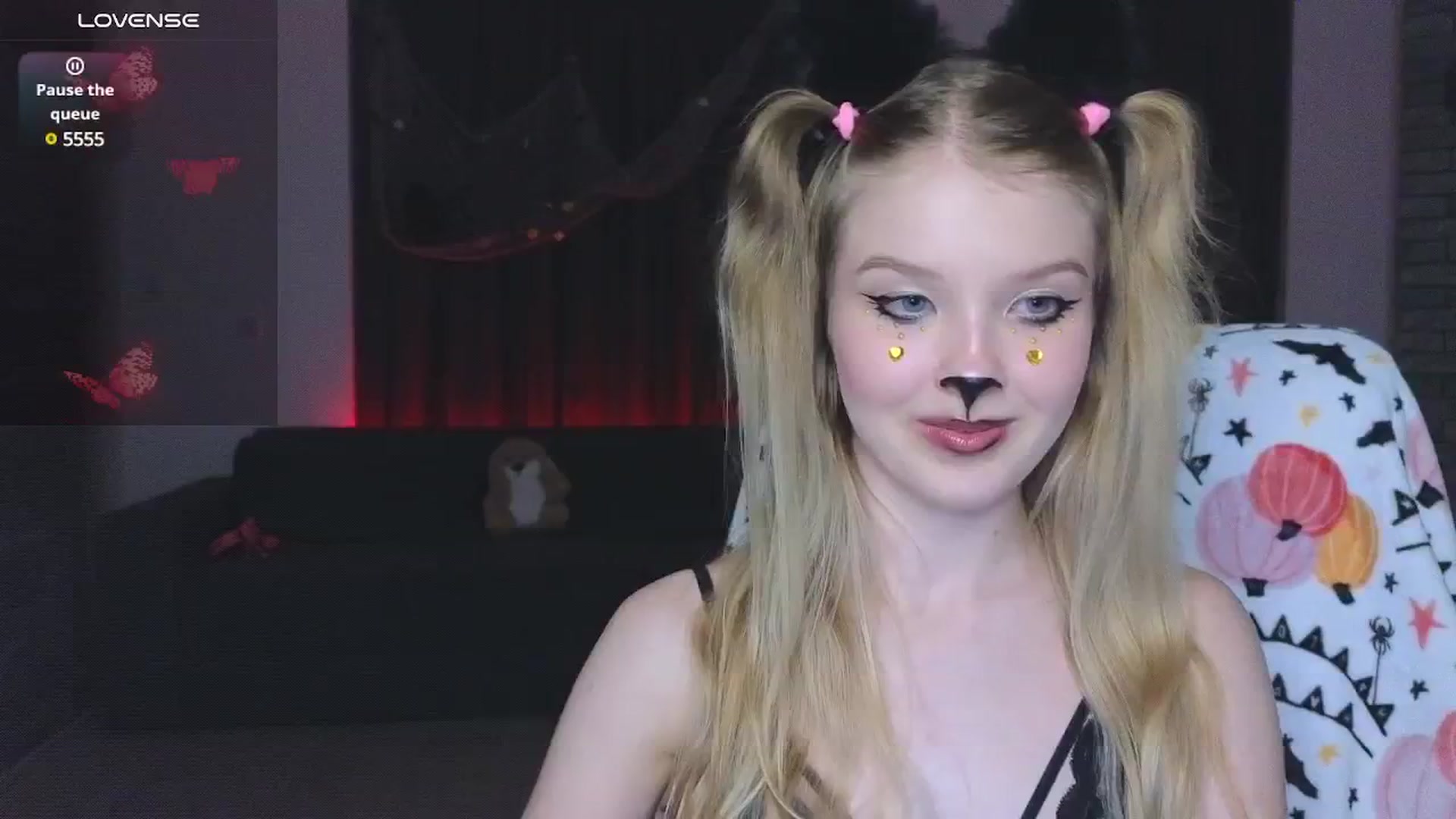 Gallery image thumbnail from Emiliya_Cute's myfreecams stream on, 11/01/2024, 20:12 image 18 of 20
