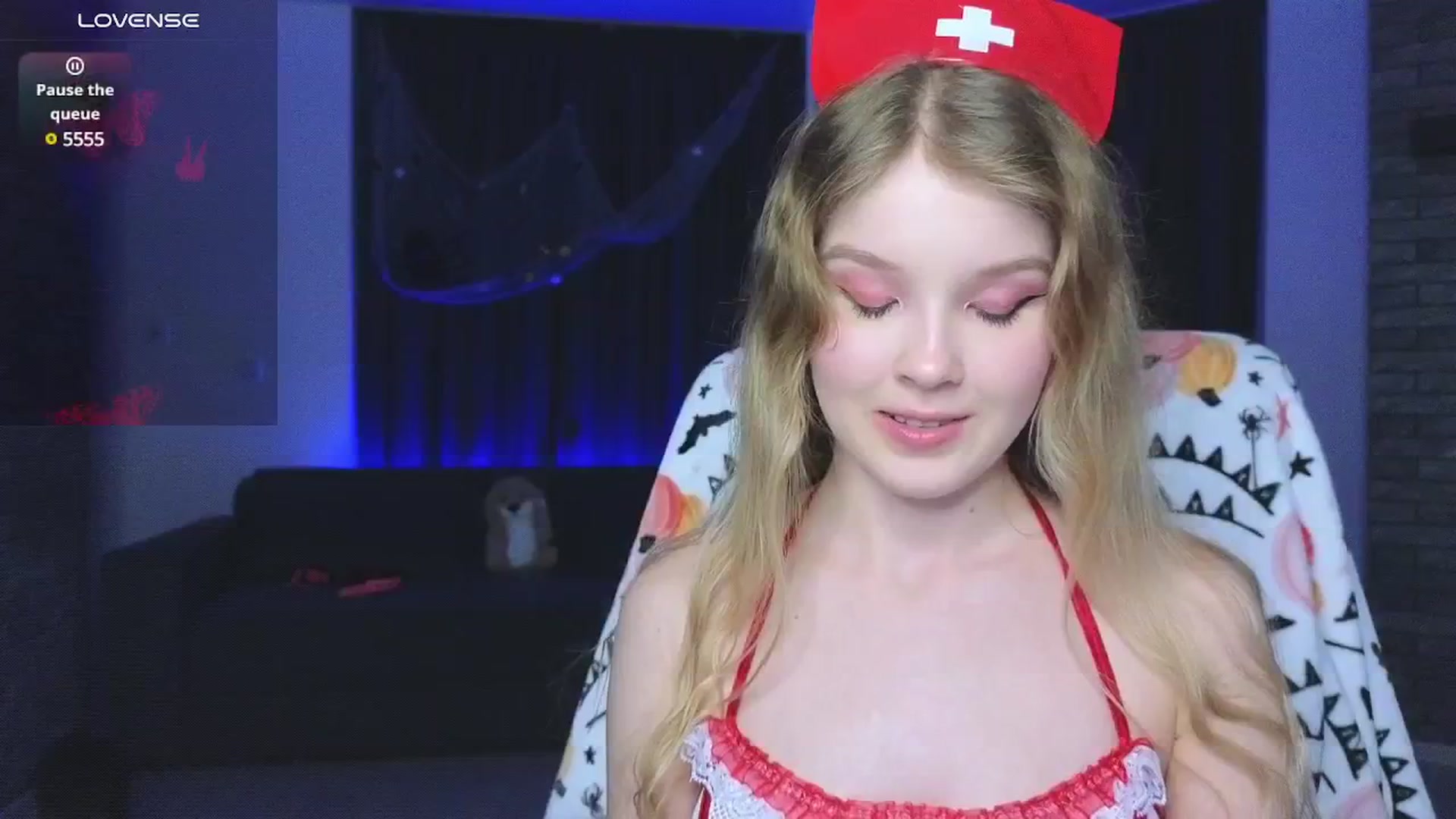 Gallery image thumbnail from Emiliya_Cute's myfreecams stream on, 11/06/2024, 19:29 image 16 of 20