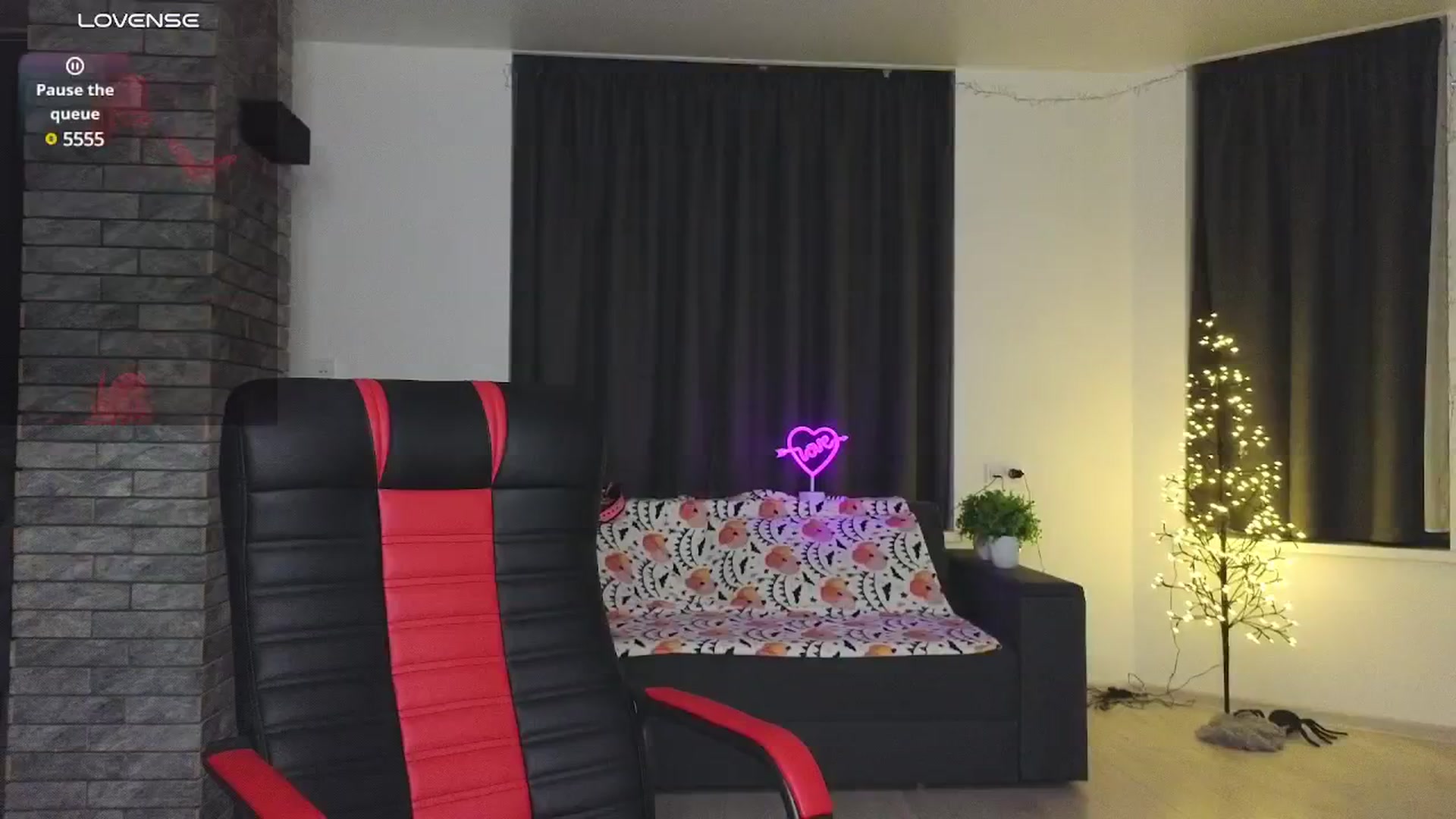 Gallery image thumbnail from Emiliya_Cute's myfreecams stream on, 11/16/2024, 16:55 image 2 of 20
