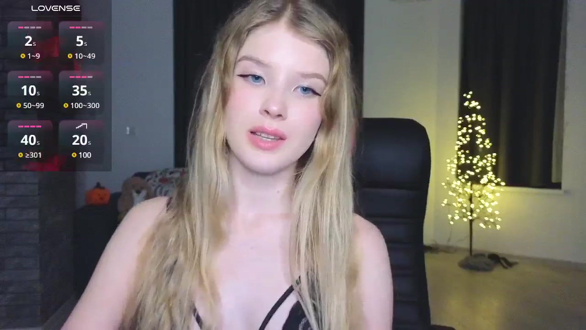 Gallery image thumbnail from Emiliya_Cute's myfreecams stream on, 11/16/2024, 19:40 image 15 of 20