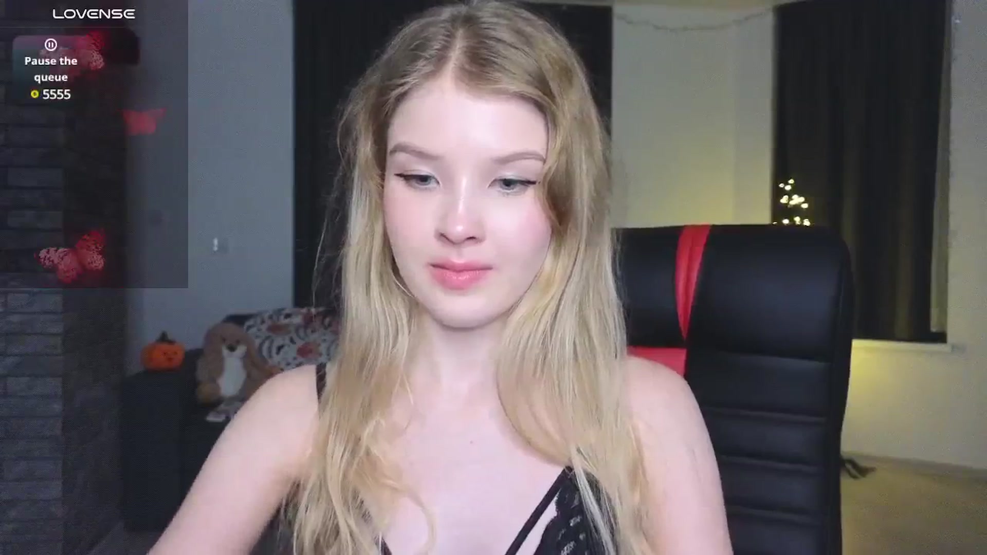 Gallery image thumbnail from Emiliya_Cute's myfreecams stream on, 11/16/2024, 19:40 image 5 of 20