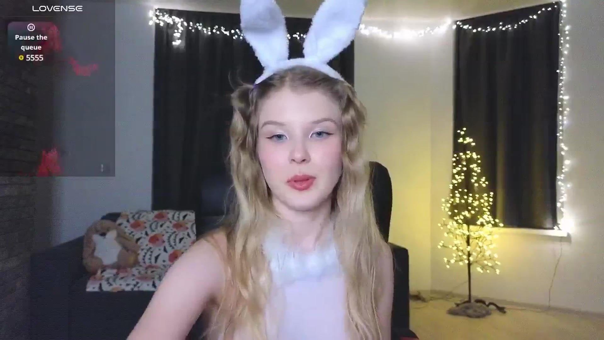 Gallery image thumbnail from Emiliya_Cute's myfreecams stream on, 11/22/2024, 19:25 image 2 of 20