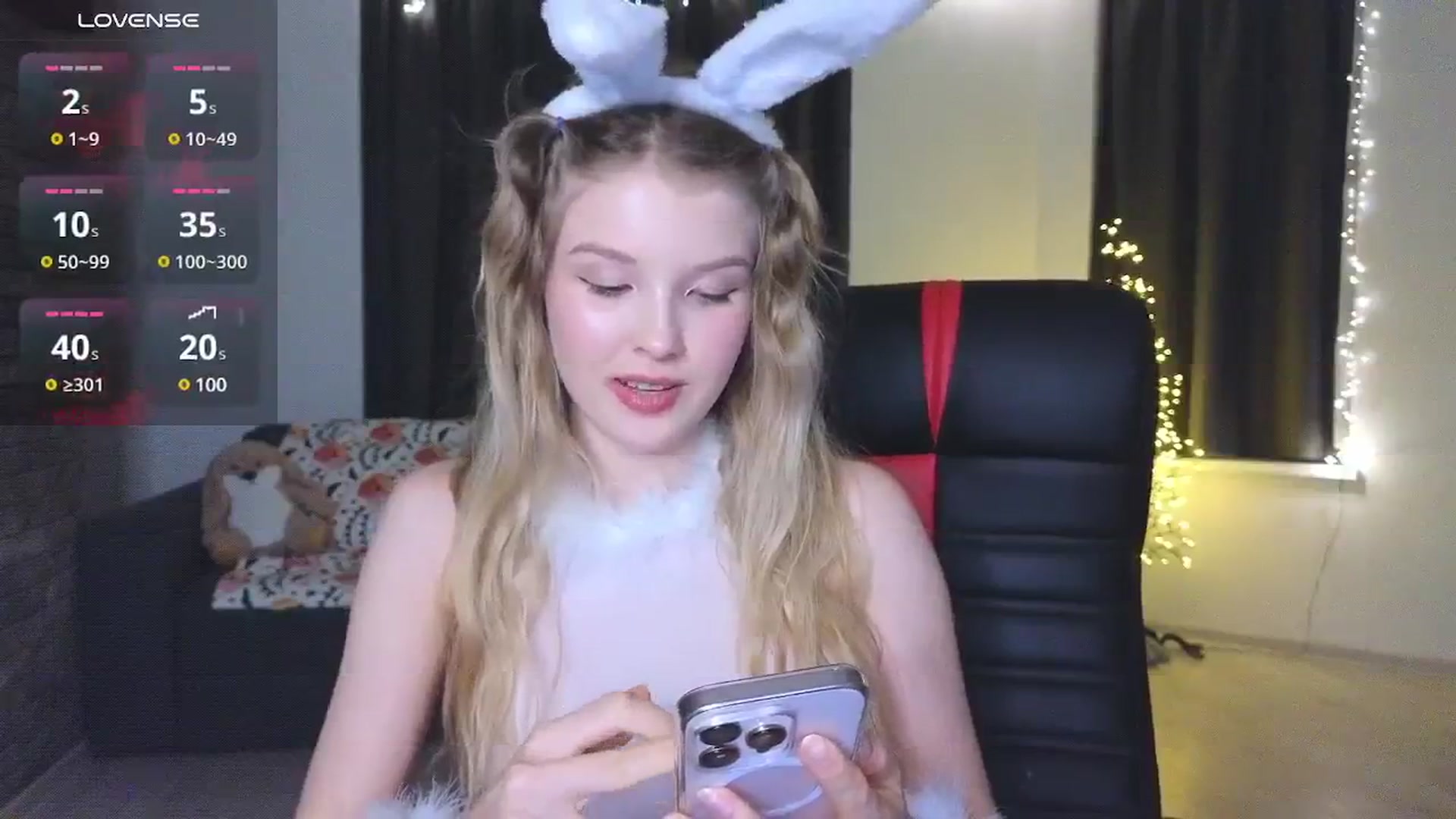 Gallery image thumbnail from Emiliya_Cute's myfreecams stream on, 11/22/2024, 19:25 image 9 of 20