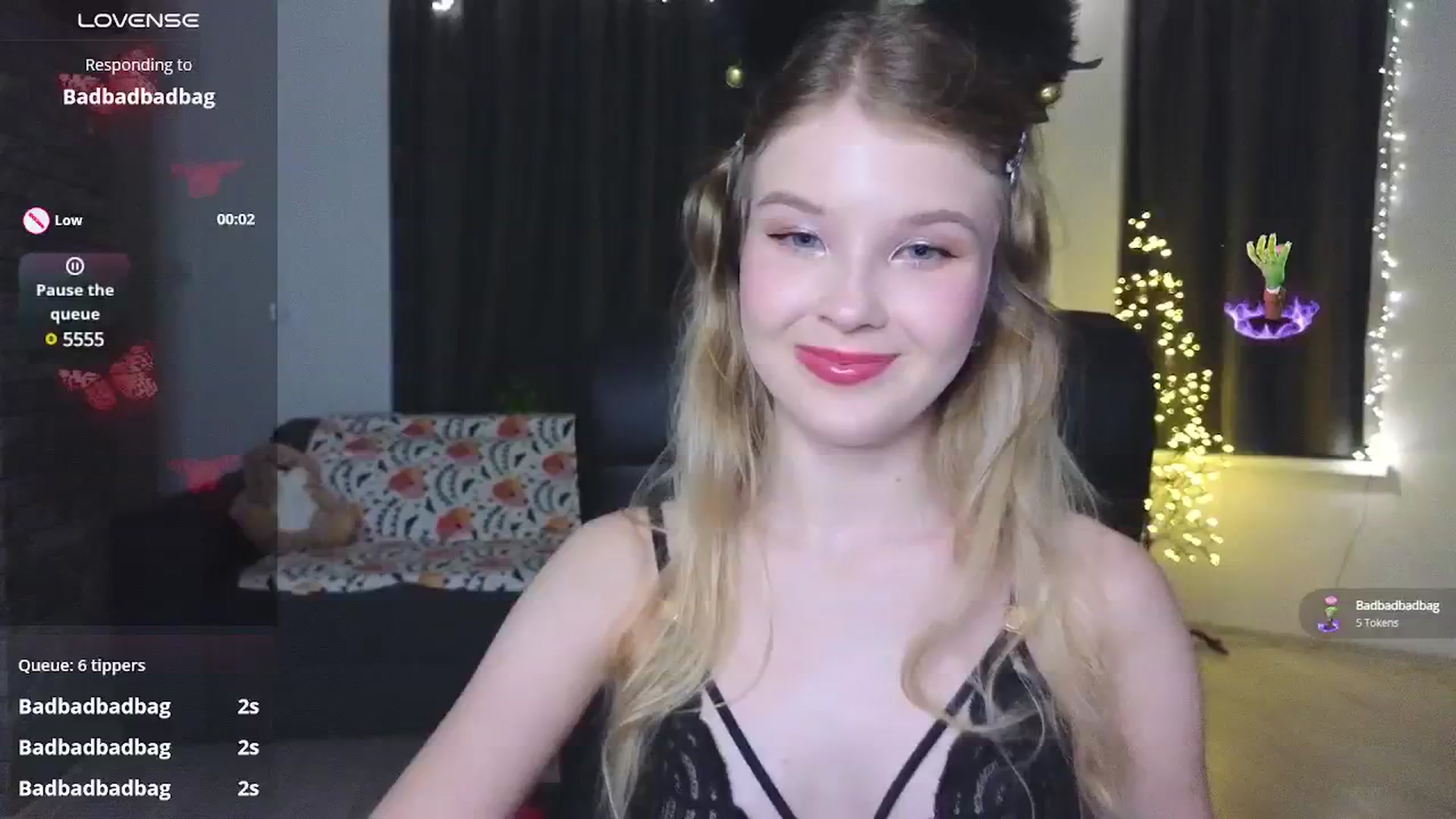 Gallery image thumbnail from Emiliya_Cute's myfreecams stream on, 11/23/2024, 15:35 image 14 of 20